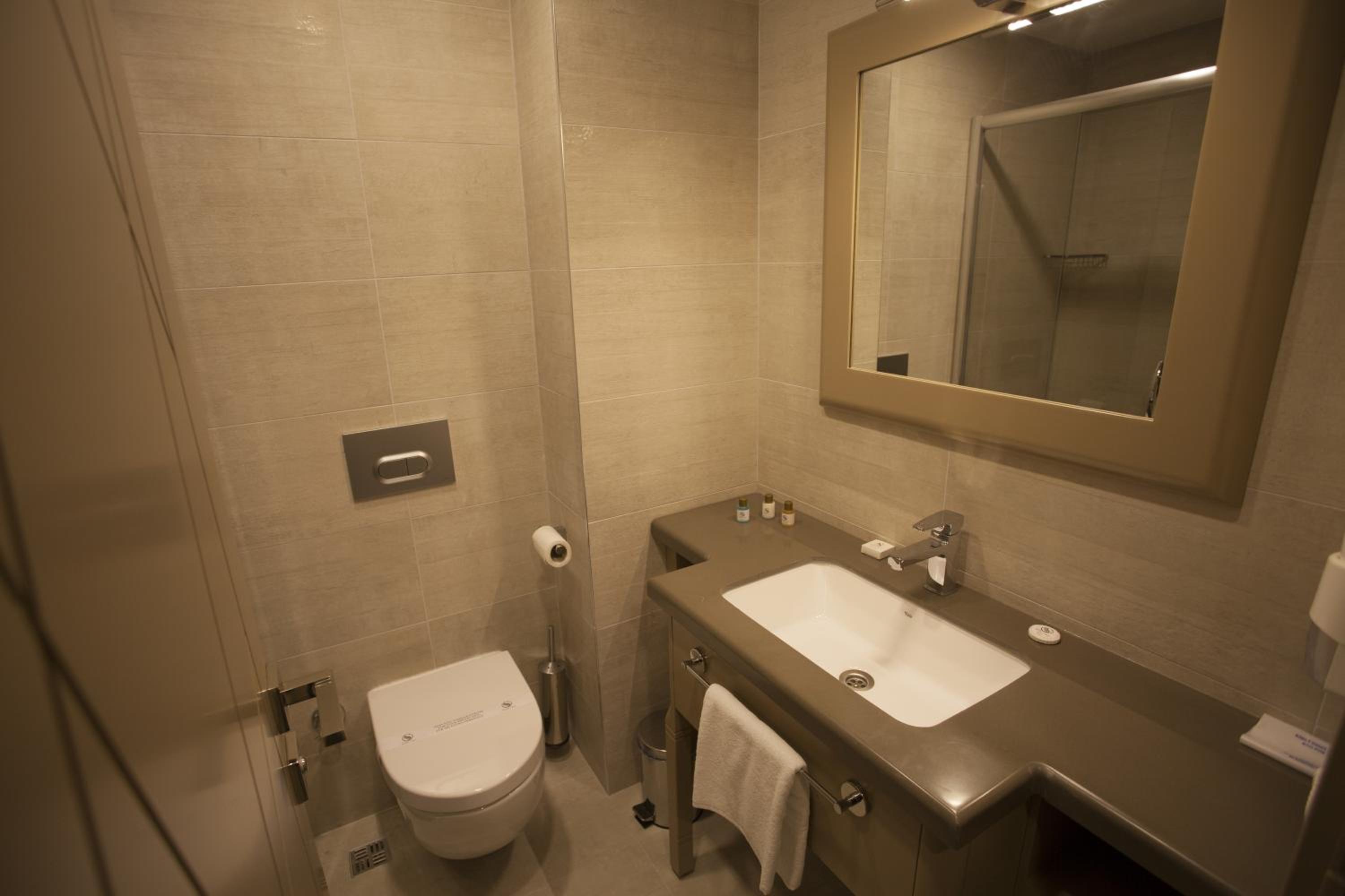 Large Double or Twin Room photo 2