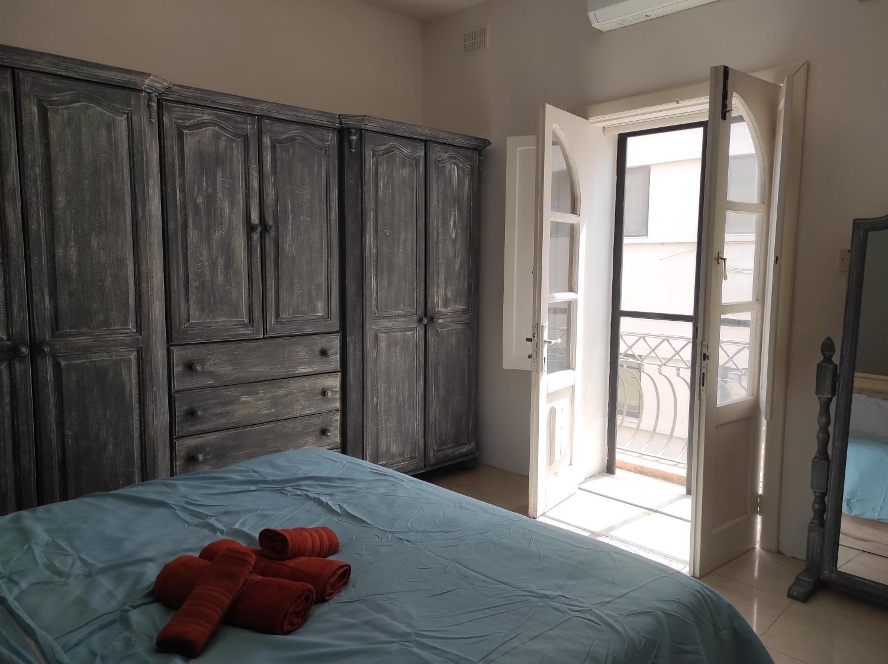 Double Room with Shared Bathroom photo 2