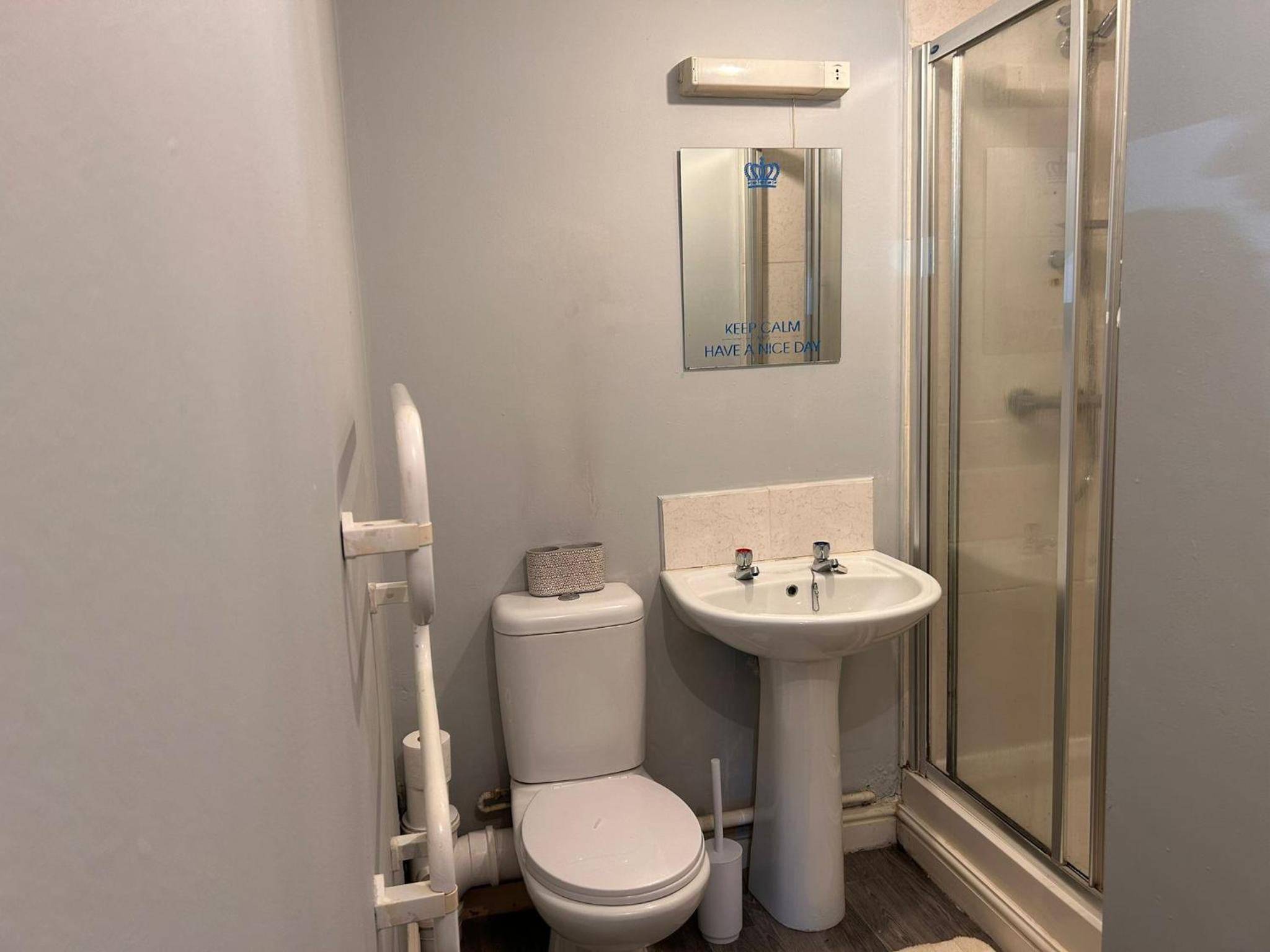 One-Bedroom Apartment photo 2
