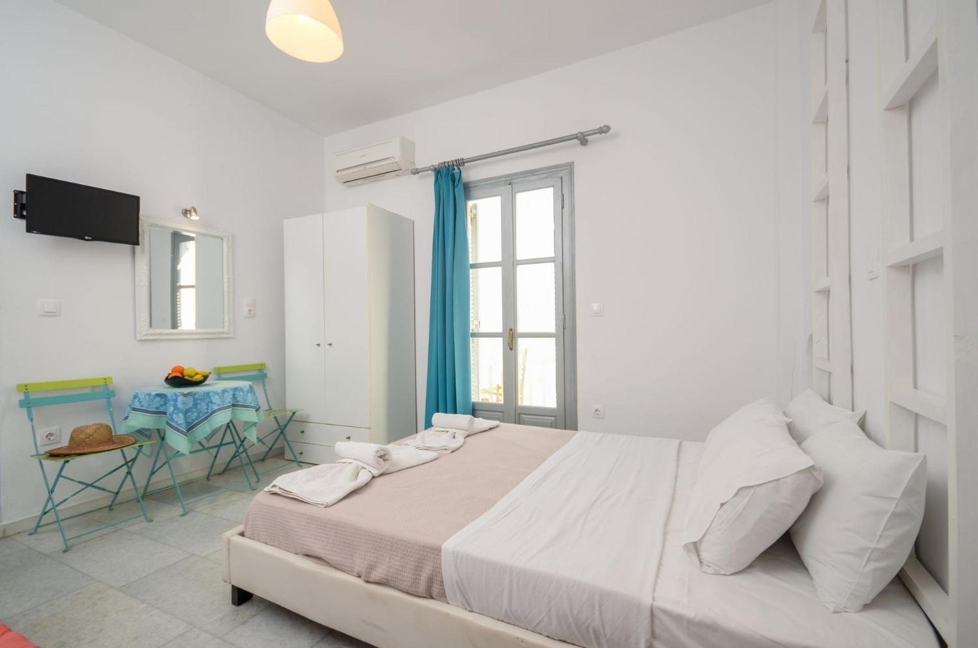 One-Bedroom Studio