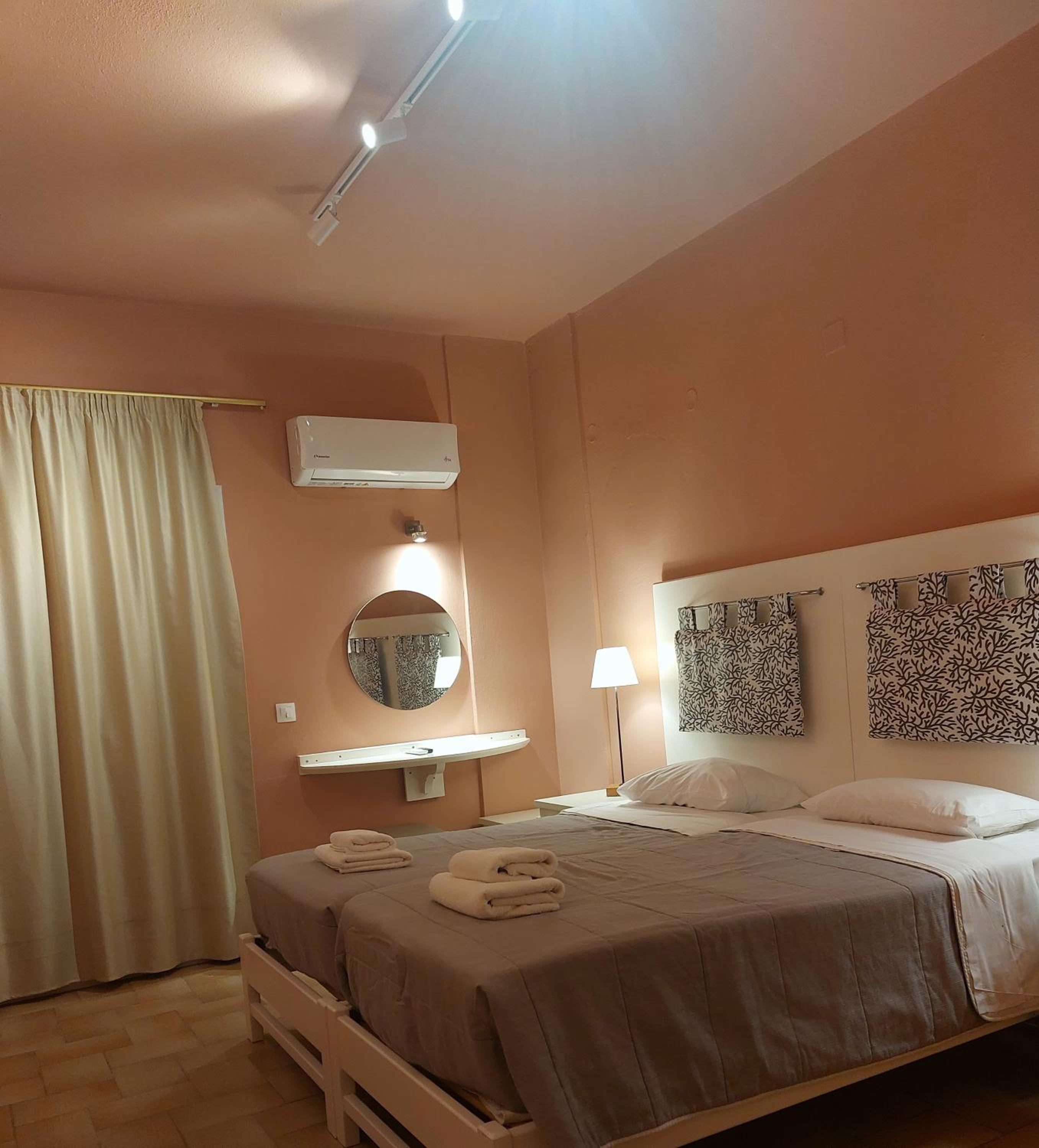 Double Room - Photo 12