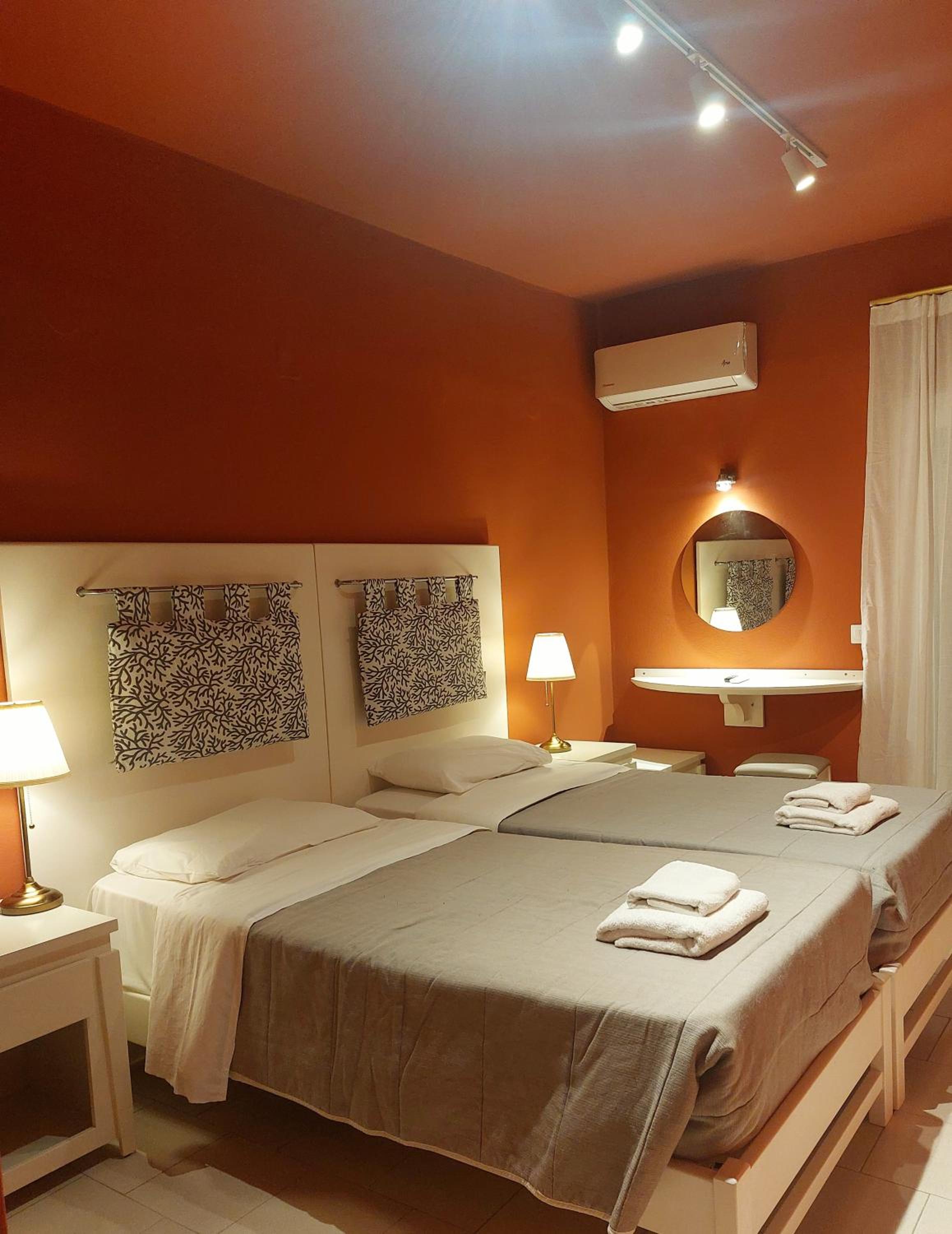 Double Room - Photo 13