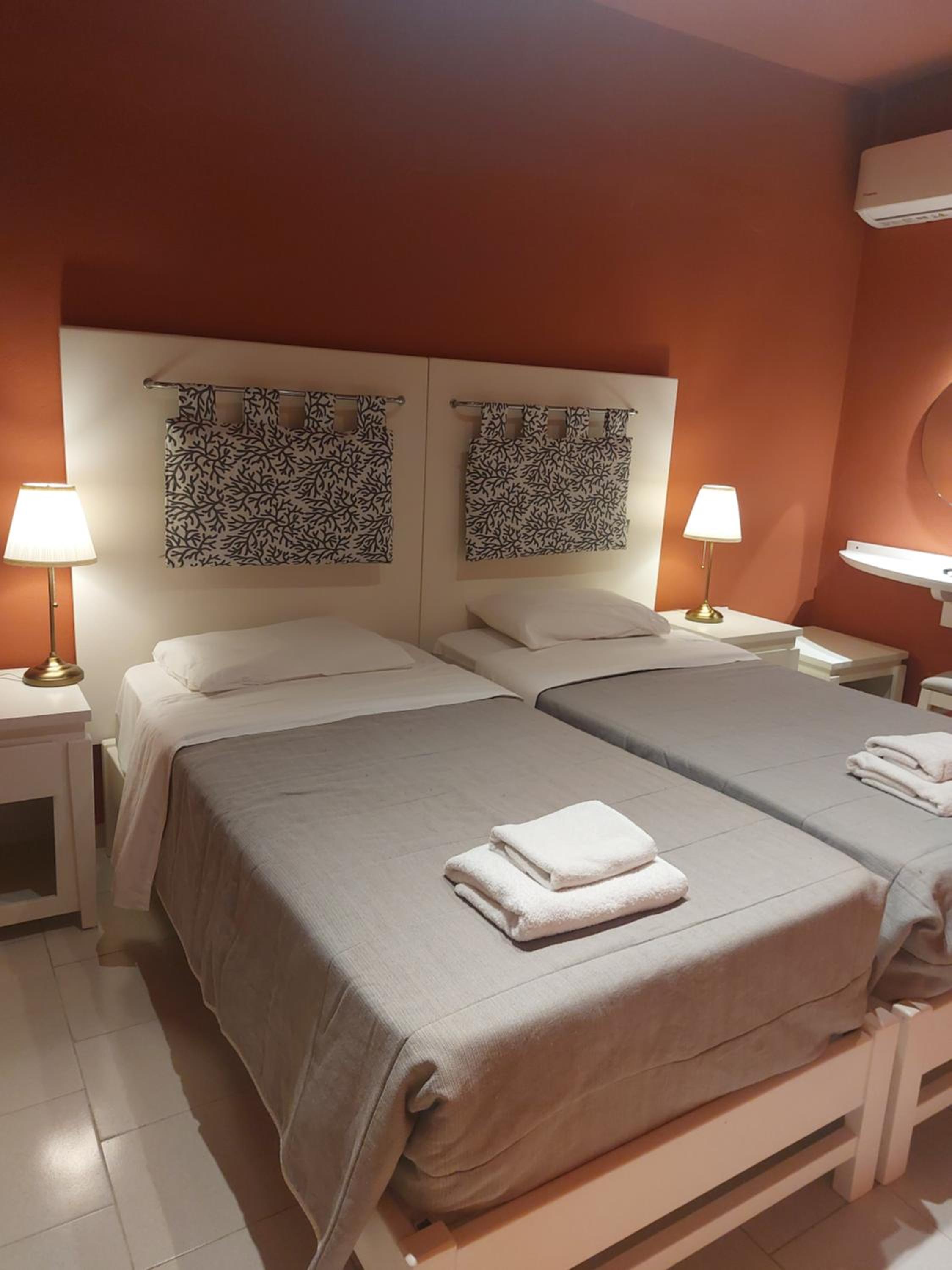 Double Room - Photo 2