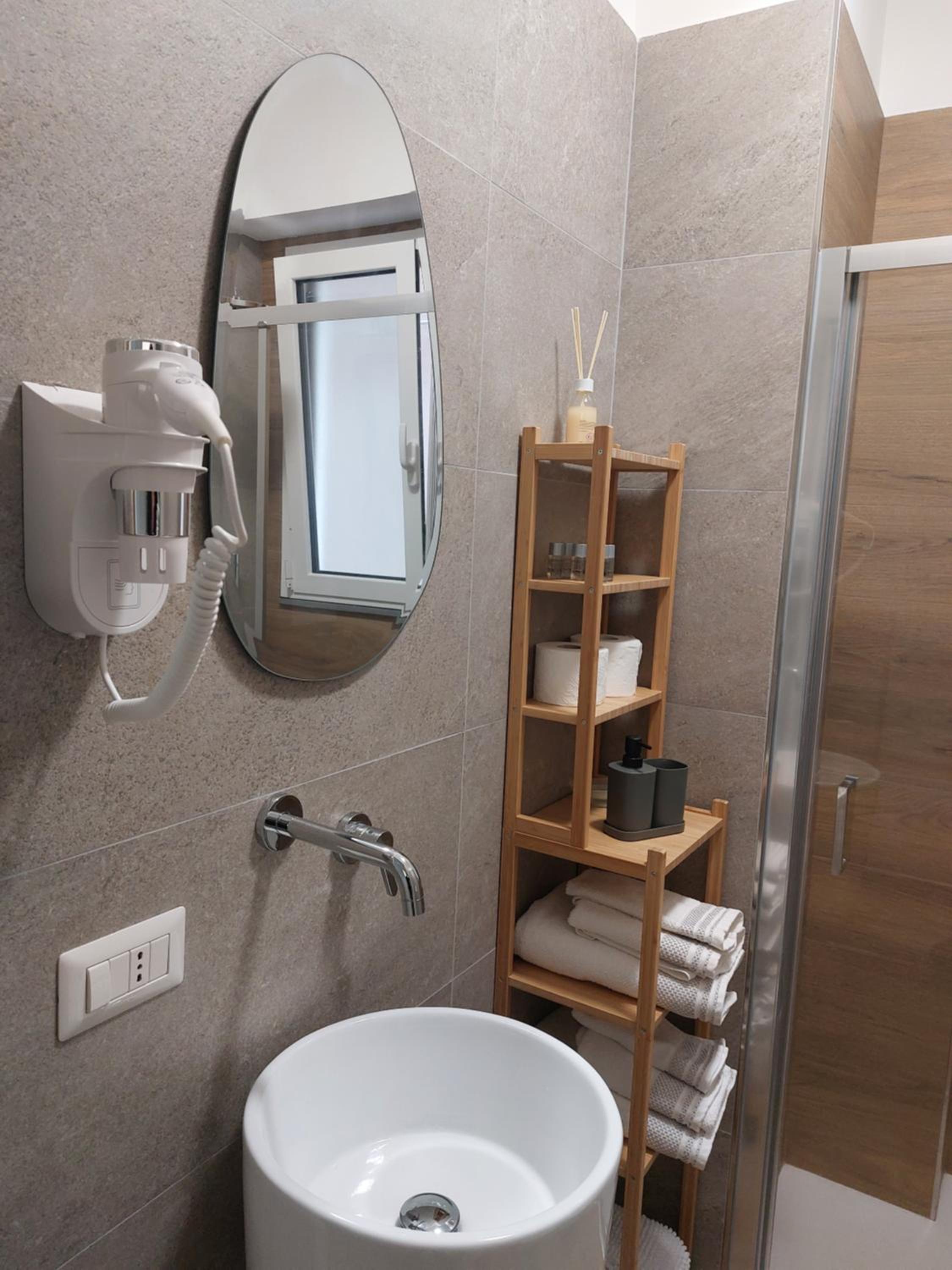 Triple Room with Private Bathroom - Photo 6
