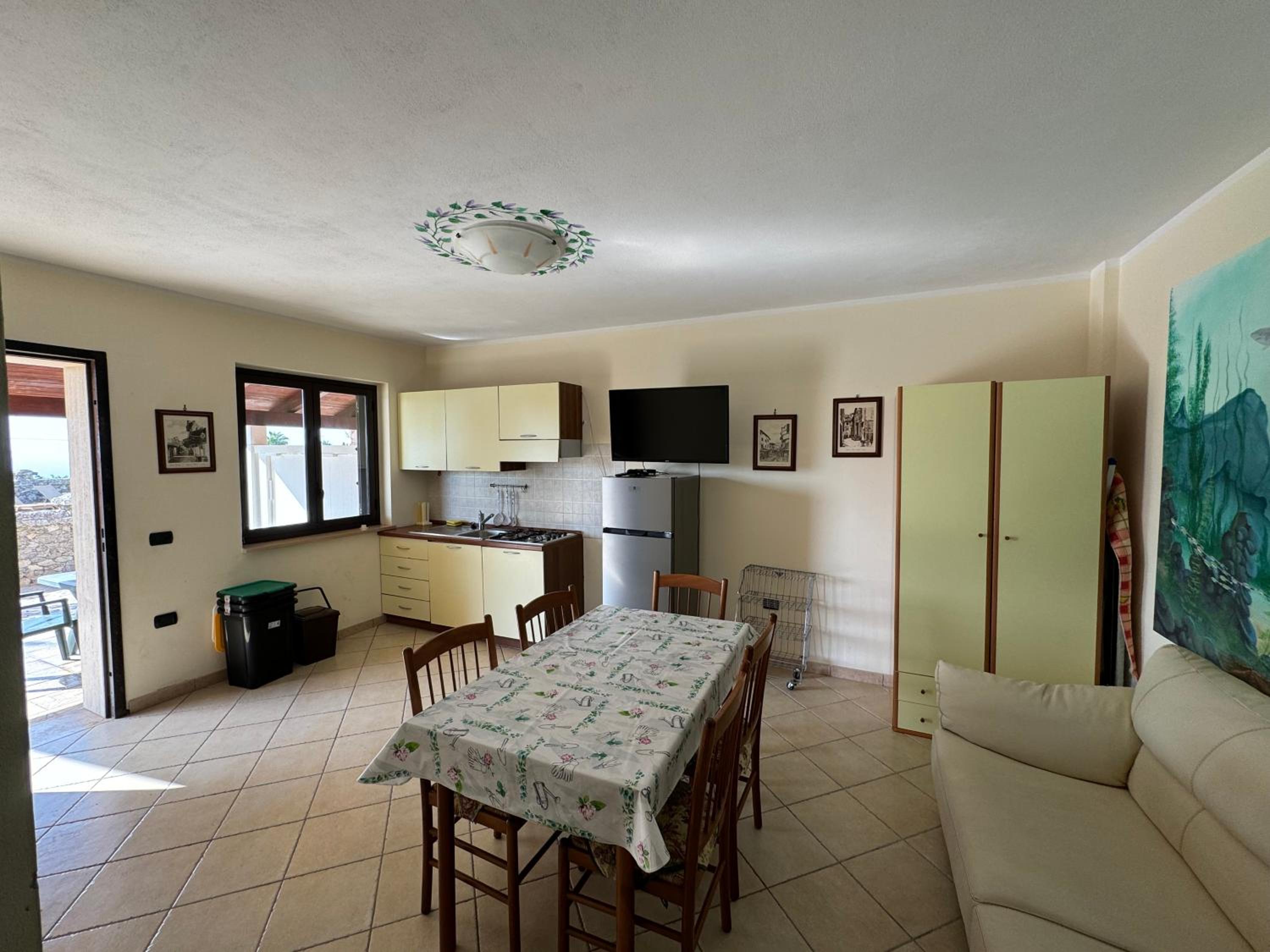 Two-Bedroom Apartment With Pool View photo 2