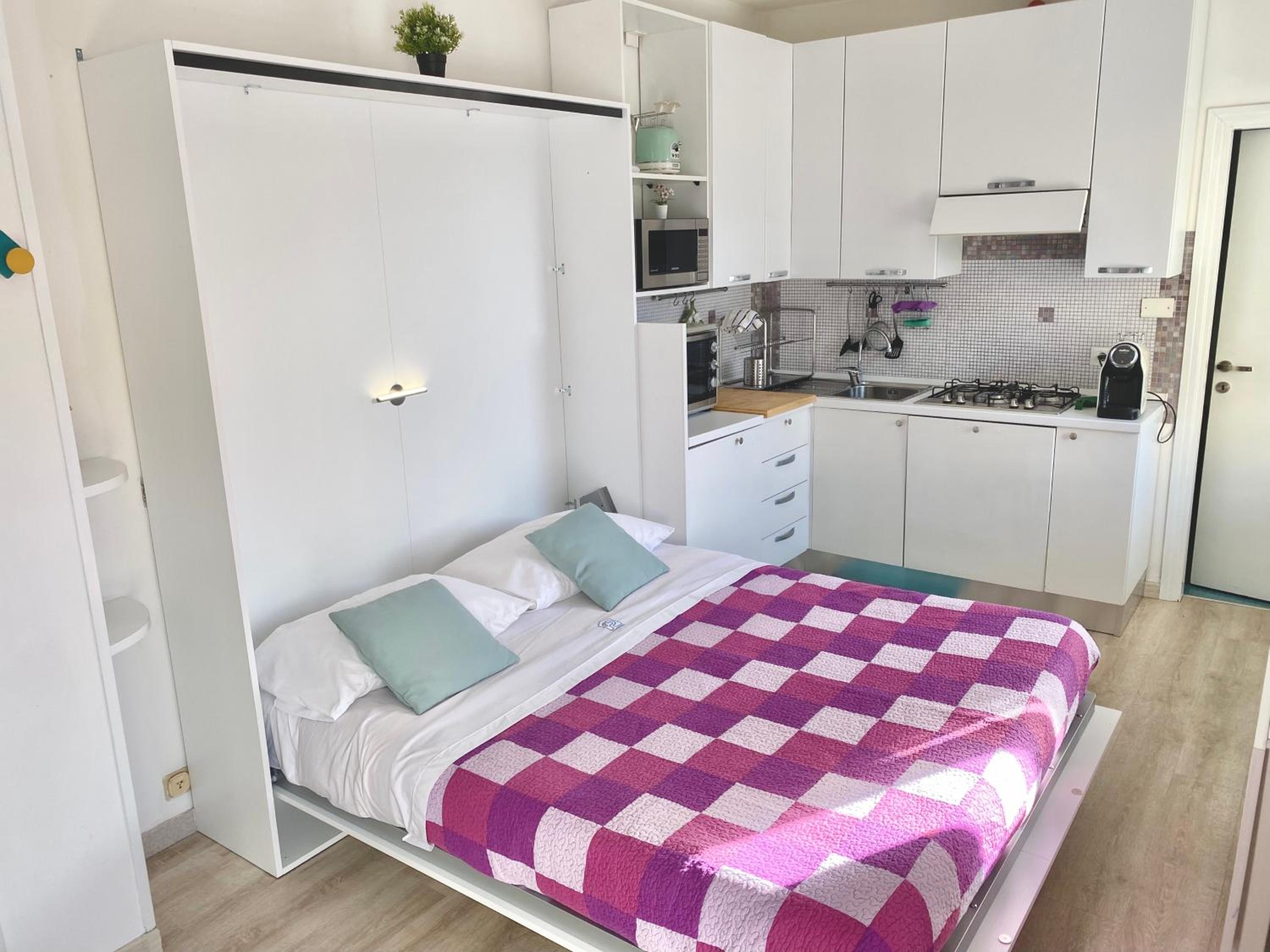 Apartment with Terrace - Photo 15