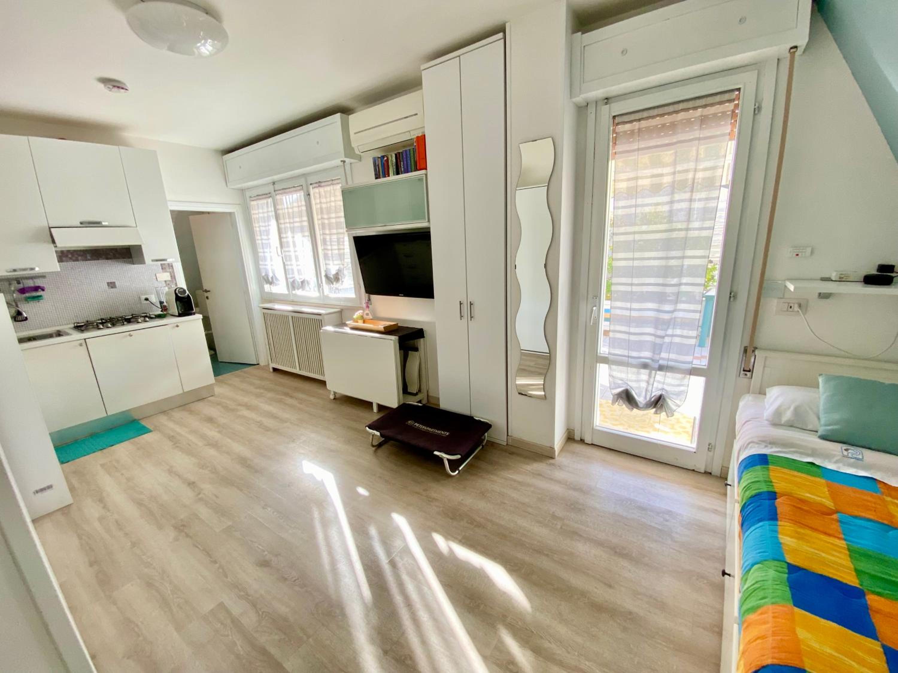 Apartment with Terrace - Photo 14