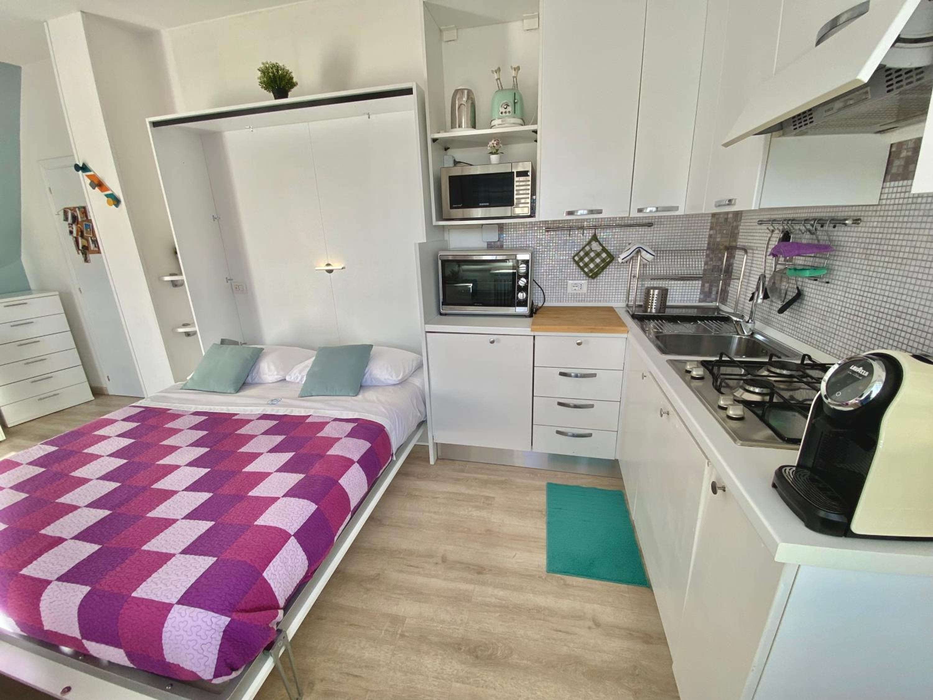 Apartment with Terrace - Photo 12
