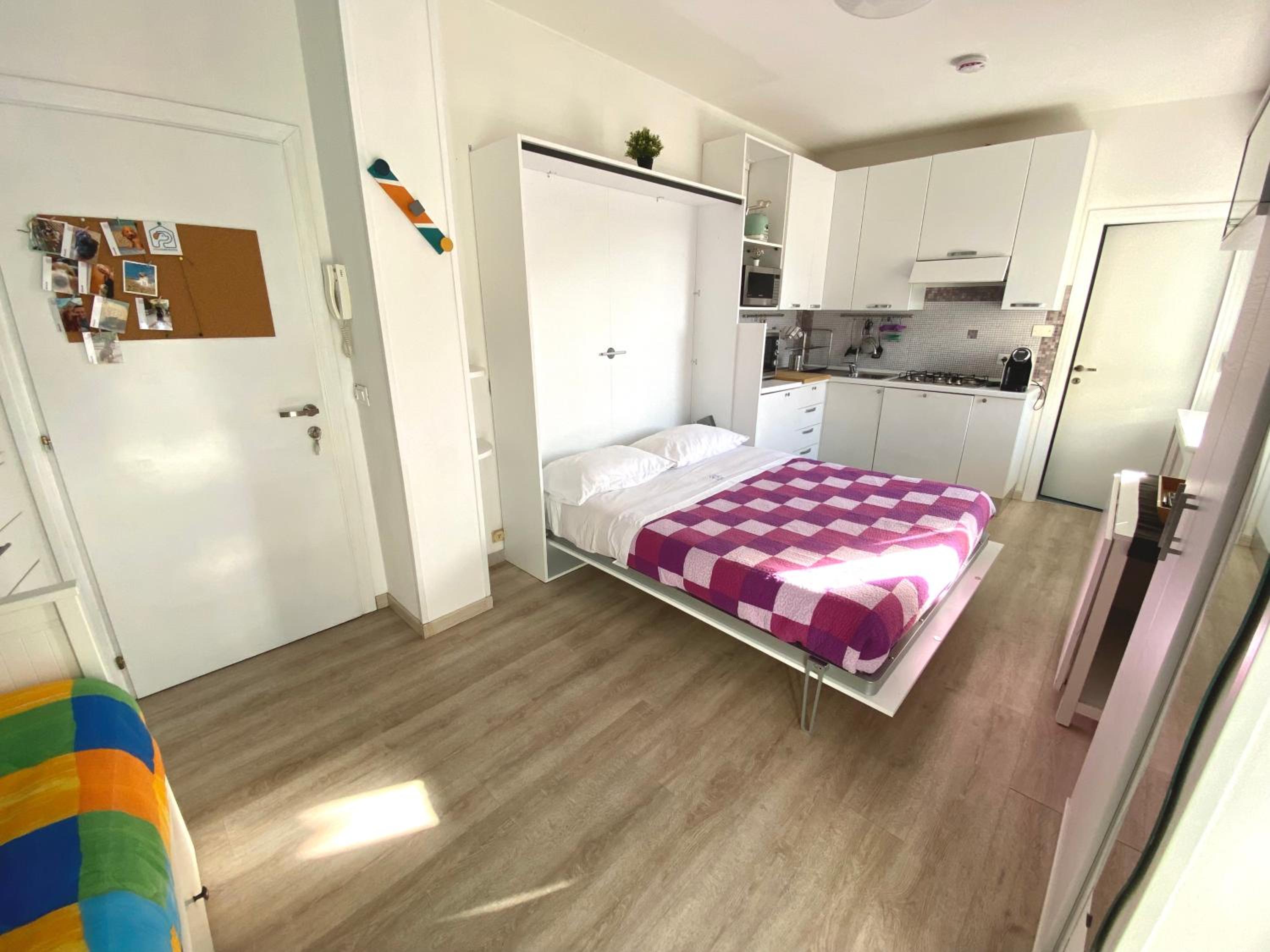 Apartment with Terrace - Photo 10