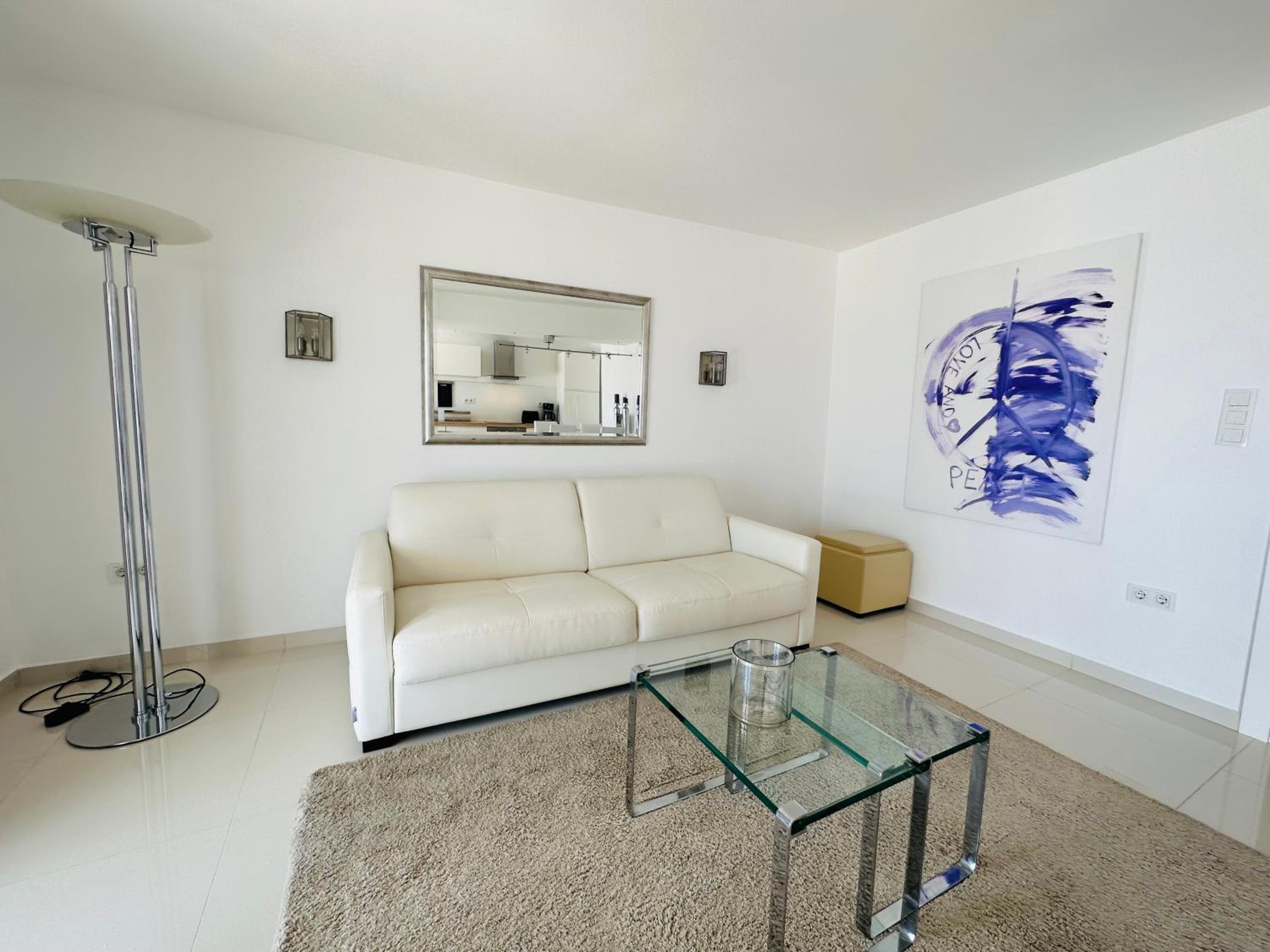 One-Bedroom Apartment photo 1