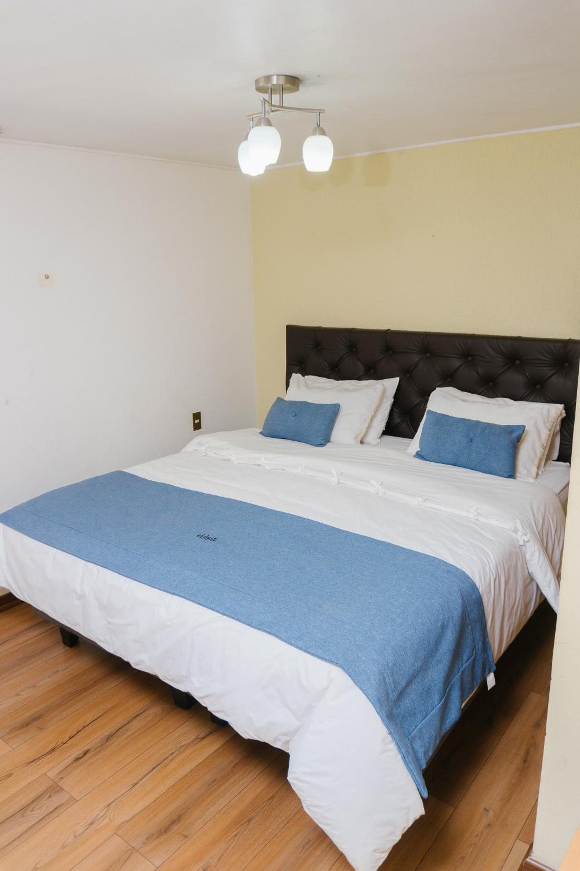 One-Bedroom Apartment photo 1