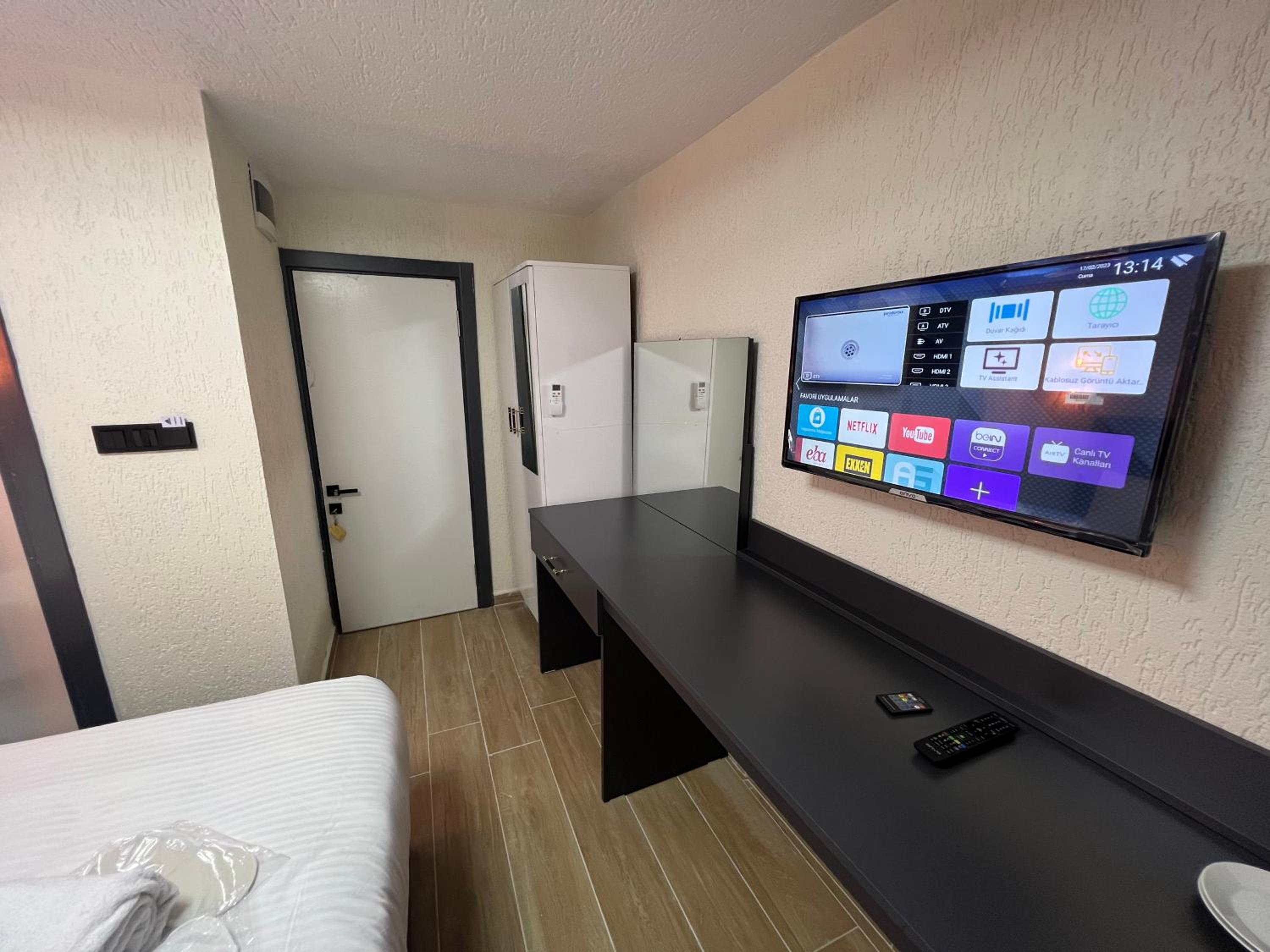 Budget Double Room photo 2