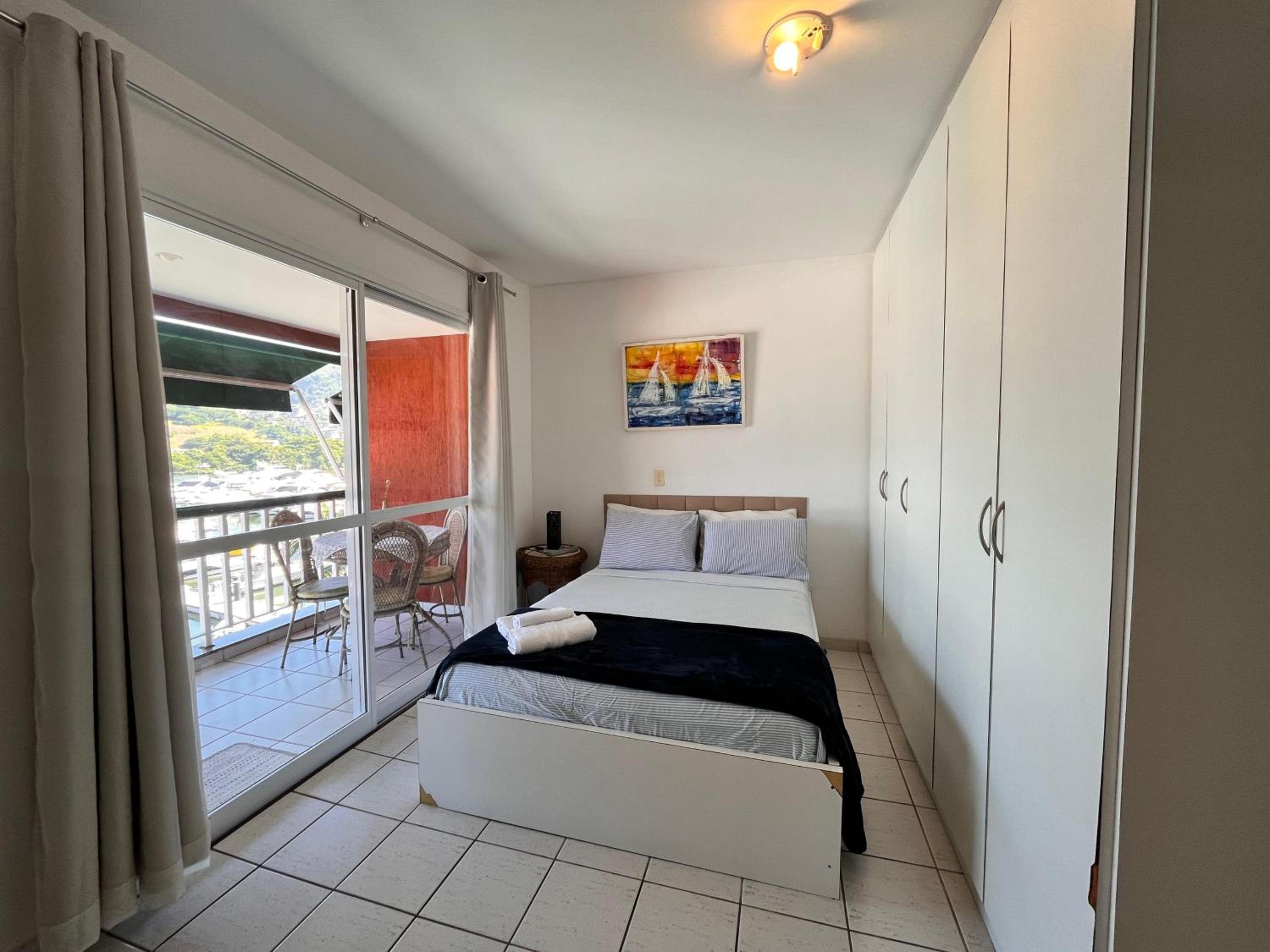 Studio Apartment with Sea View photo 1