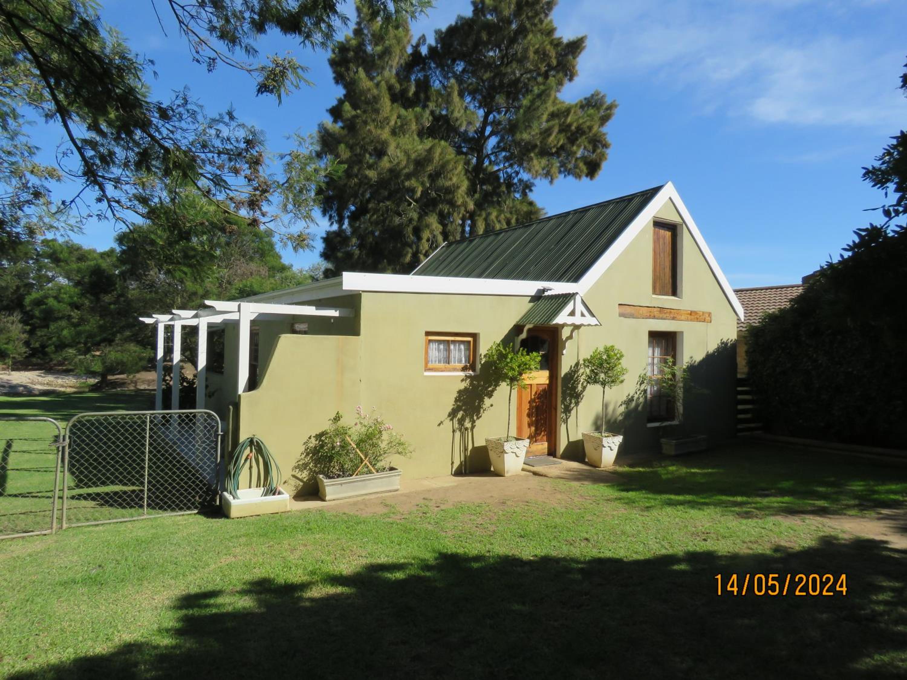 Two-Bedroom Cottage photo 2