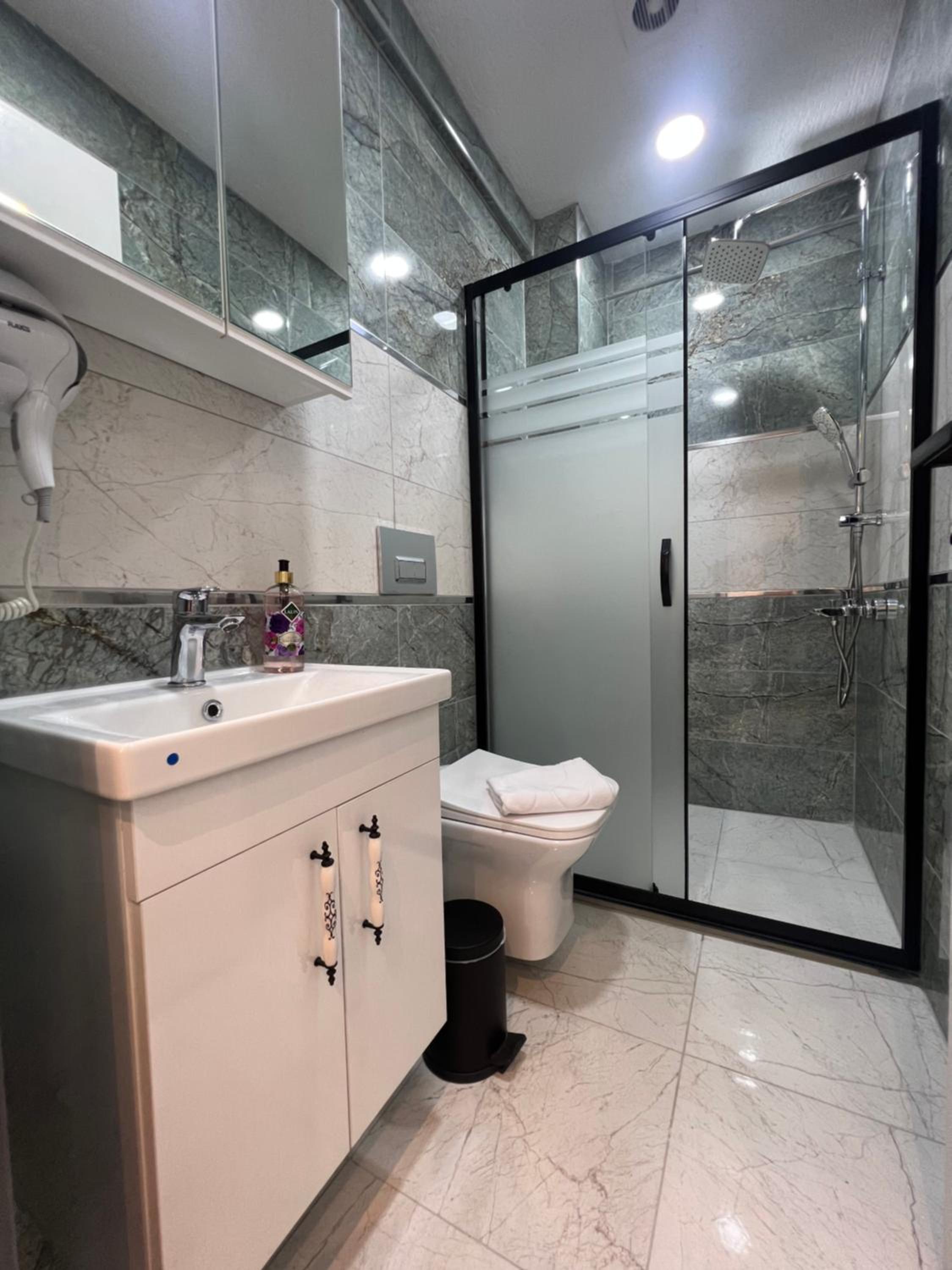Deluxe Double Room with Balcony photo 3