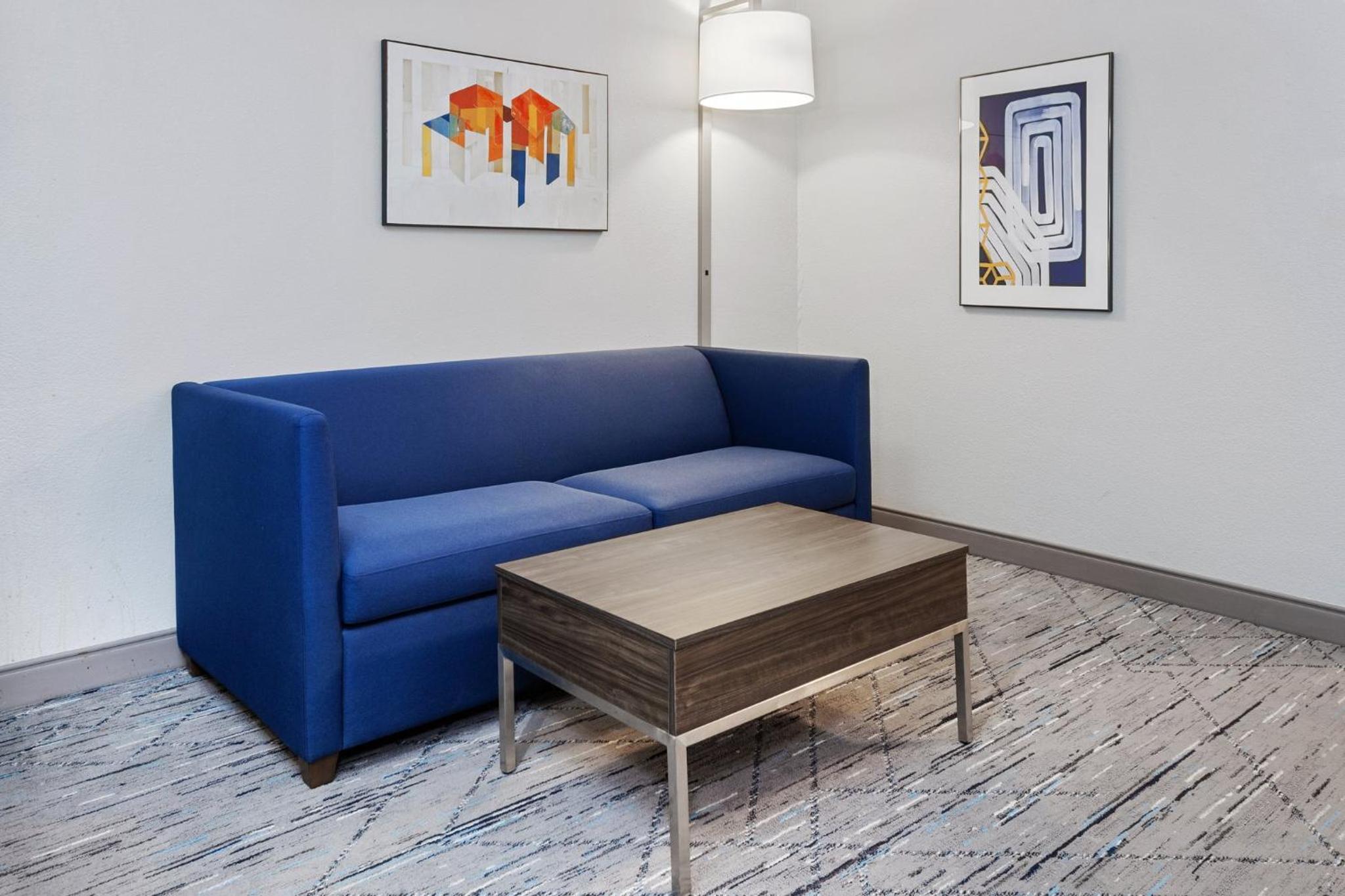 King Suite - Photo 2