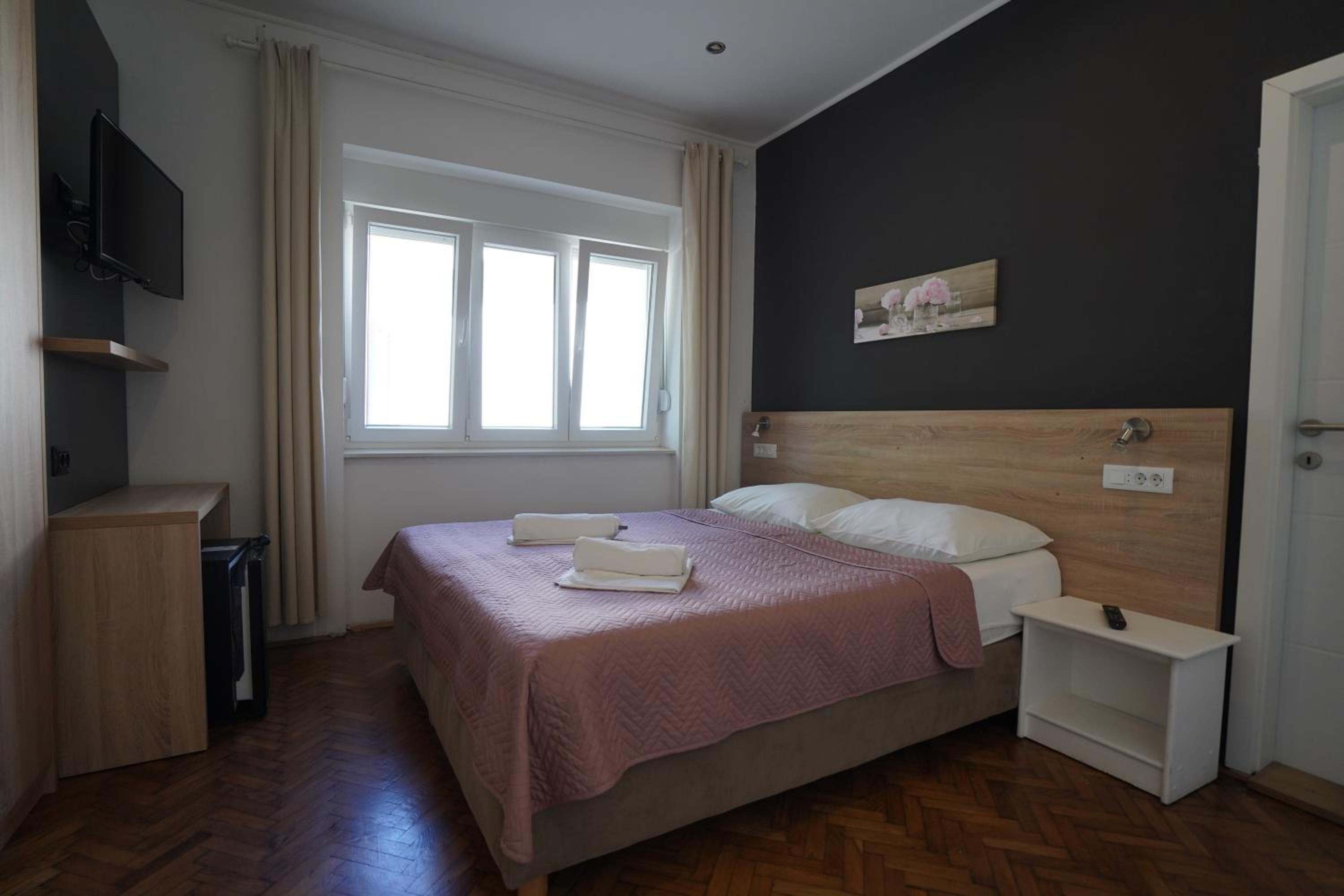 Standard Double Room with Garden View