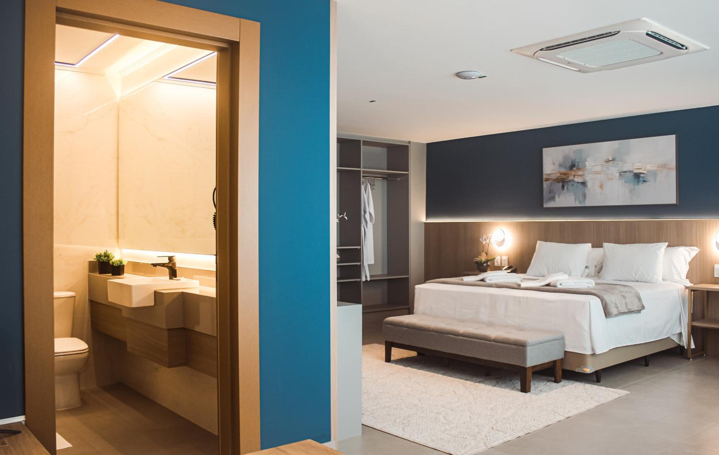Queen Suite with Spa Bath photo 1