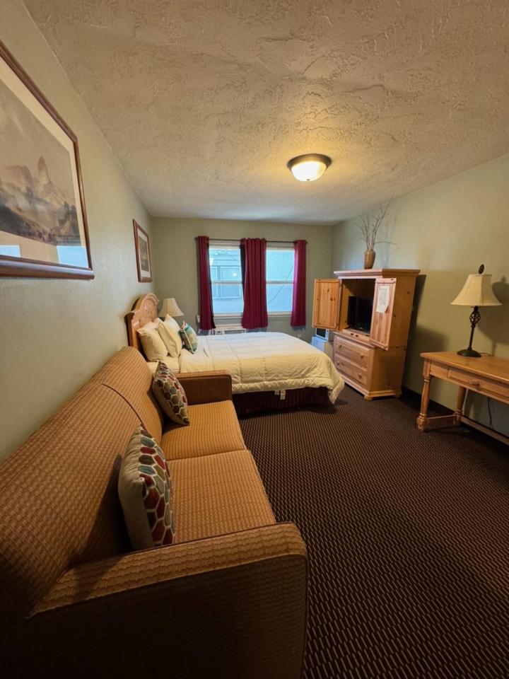 Queen Suite photo 2