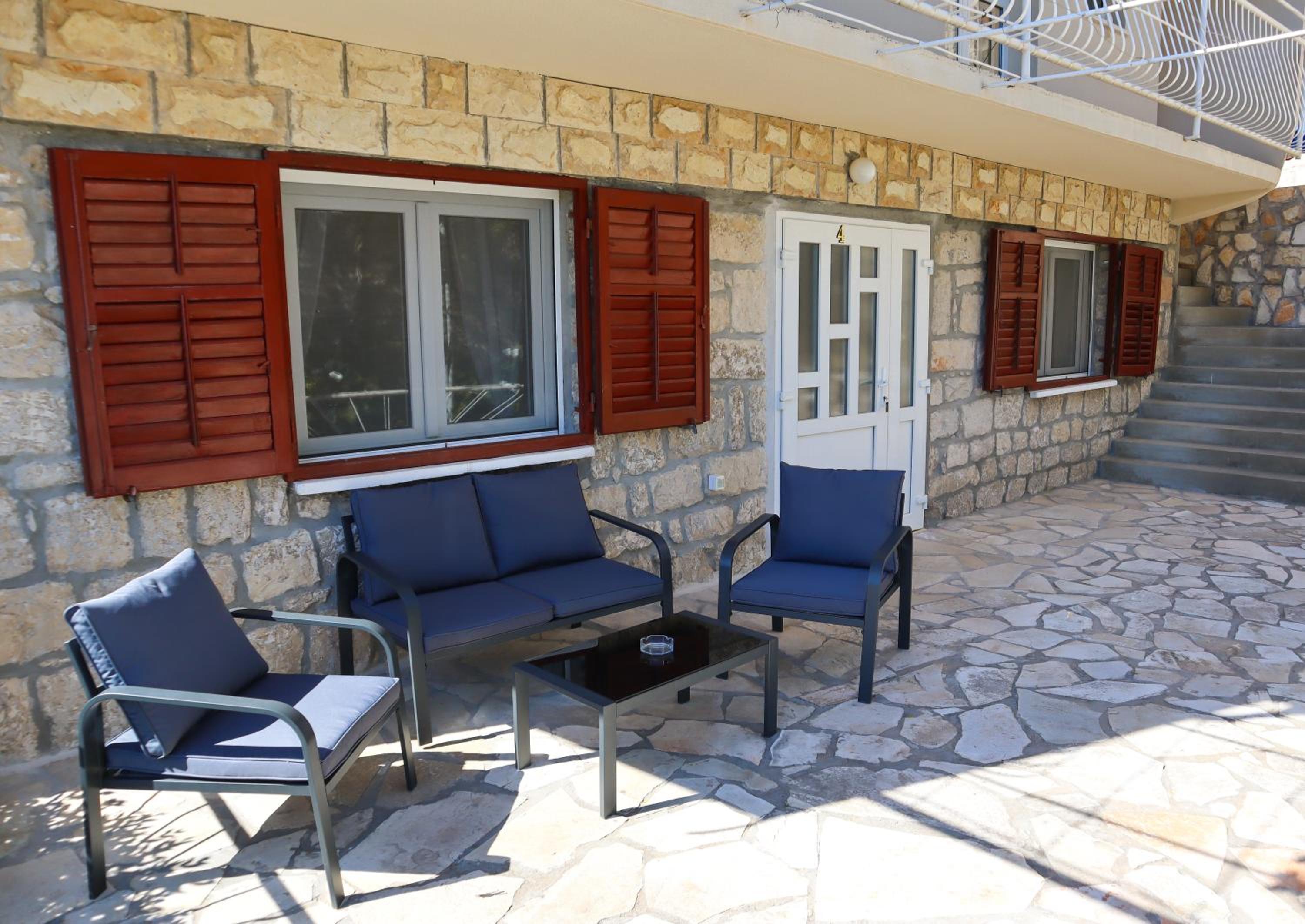 One Bedroom Apartment with Terrace - Photo 7