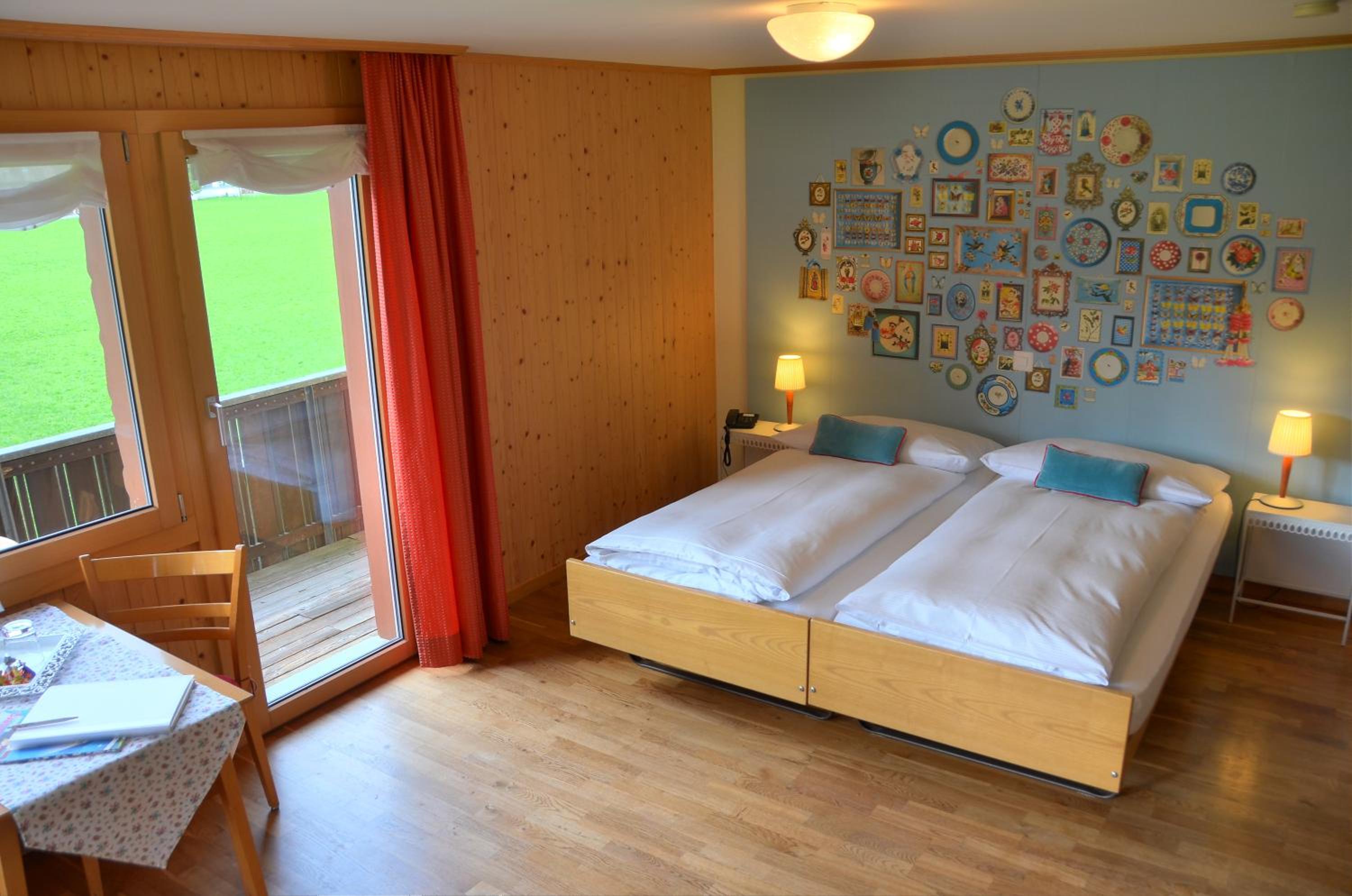 Large Double Room - Photo 3