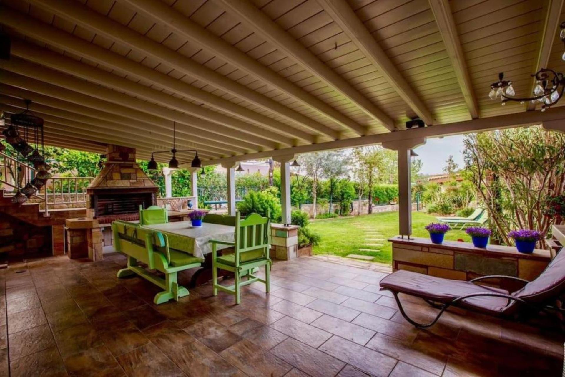 Villa photo 2