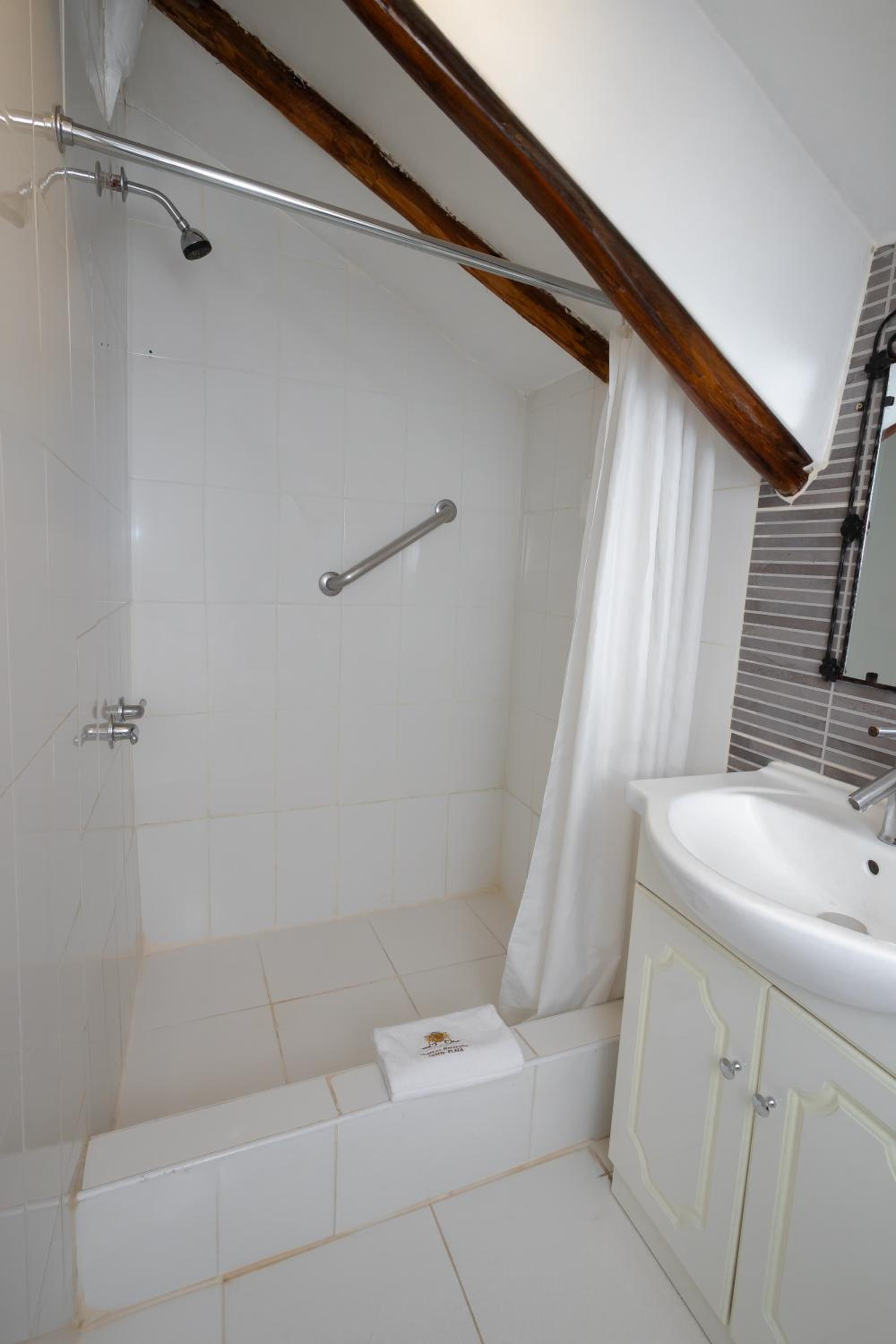 Budget Double Room - Photo 5
