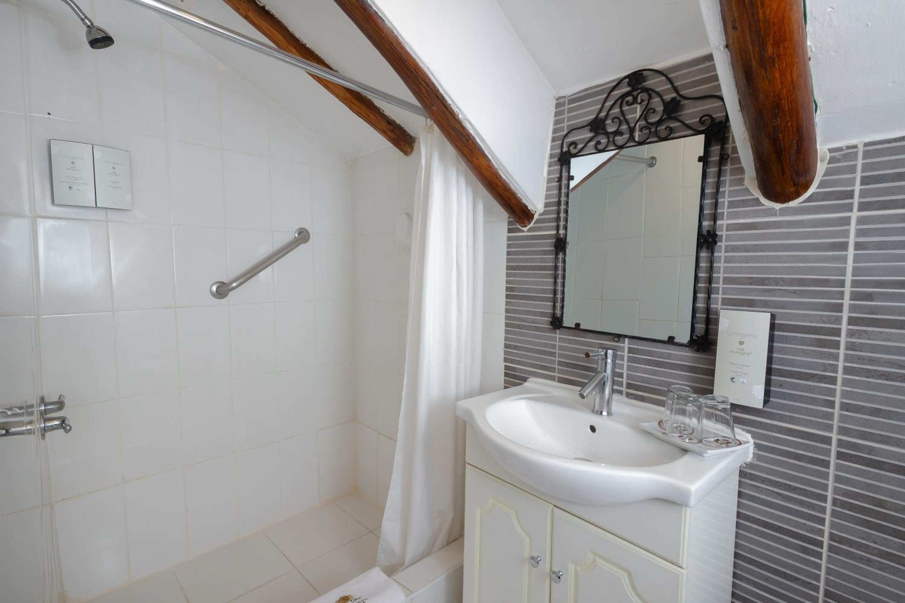 Budget Double Room - Photo 4