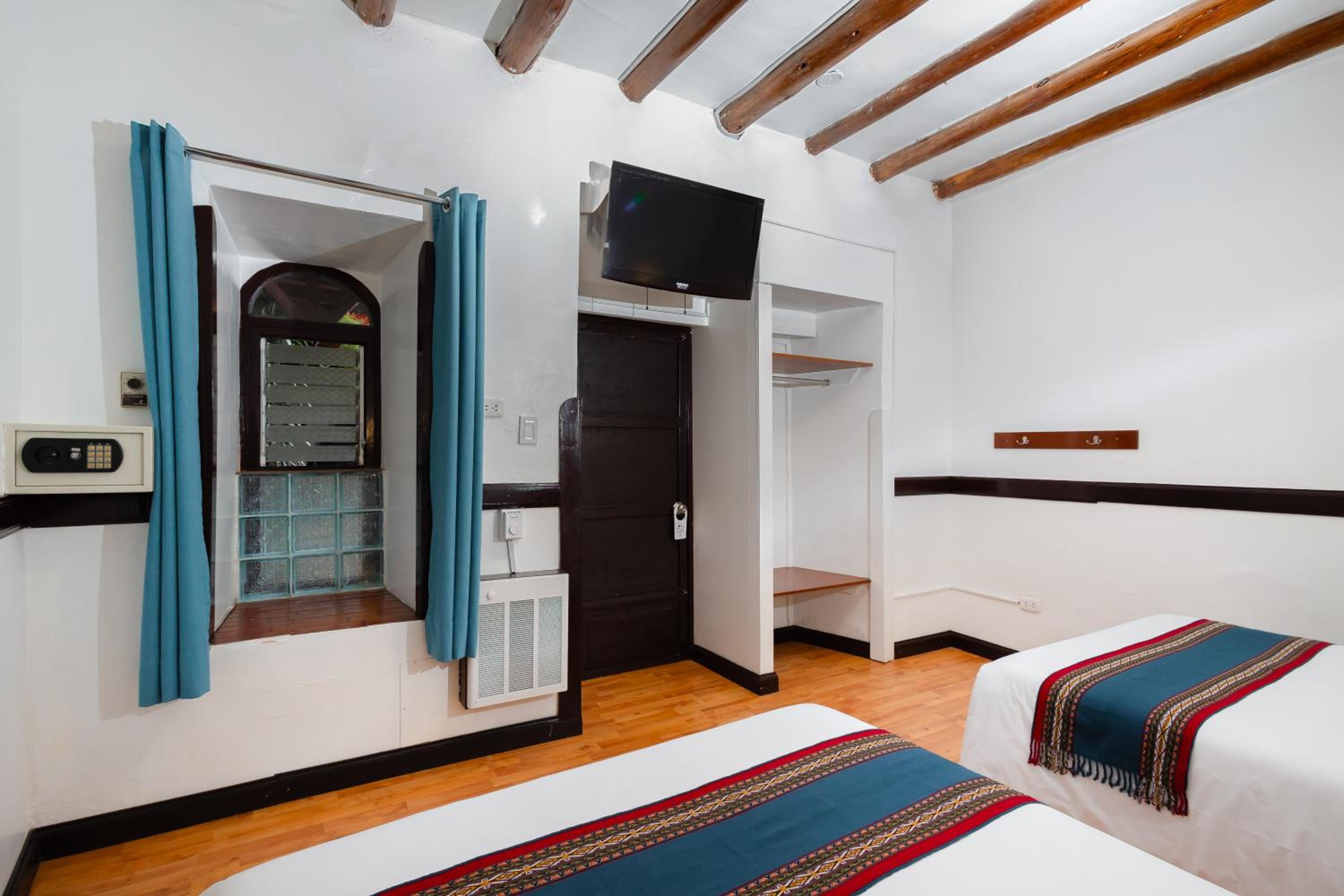 Standard Twin Room - Photo 5