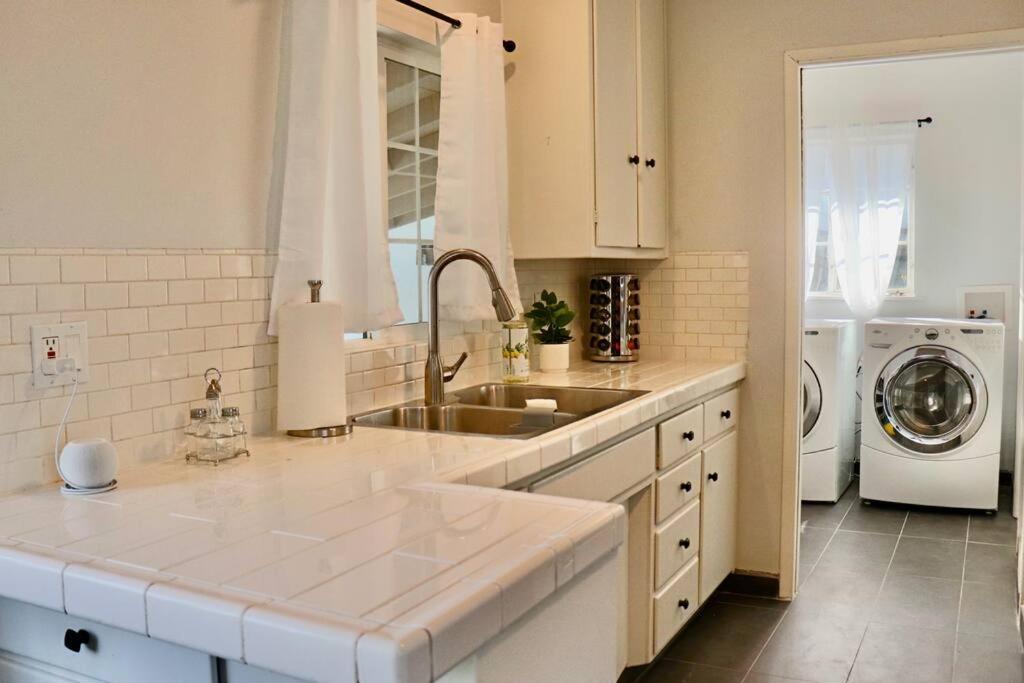Three-Bedroom House photo 2
