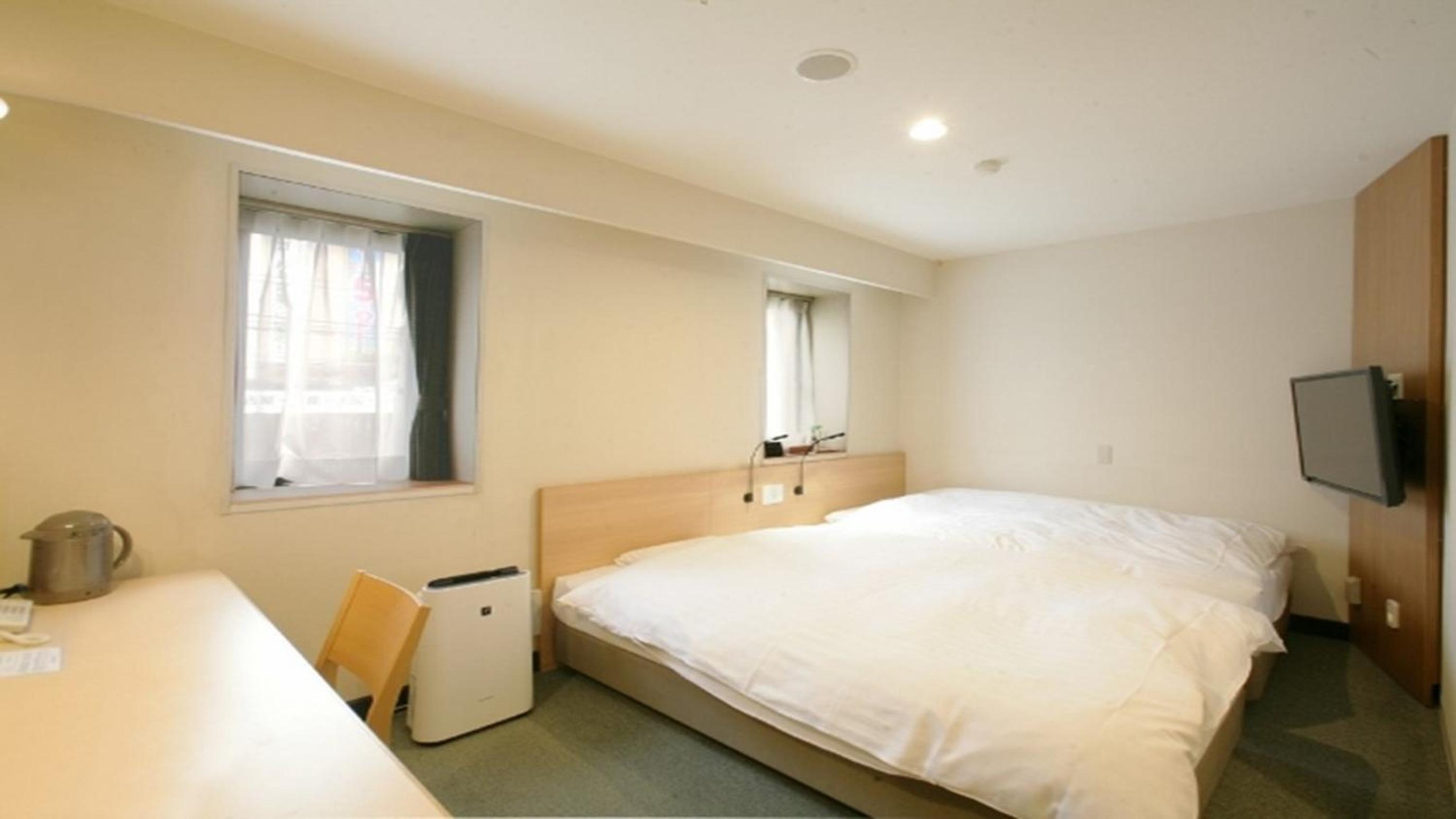 Twin Room - Non-Smoking photo 1