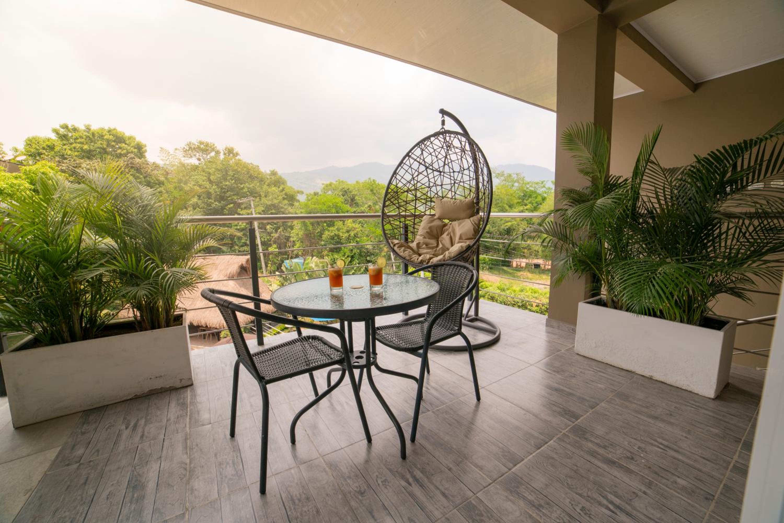 Suite with Balcony - Photo 4