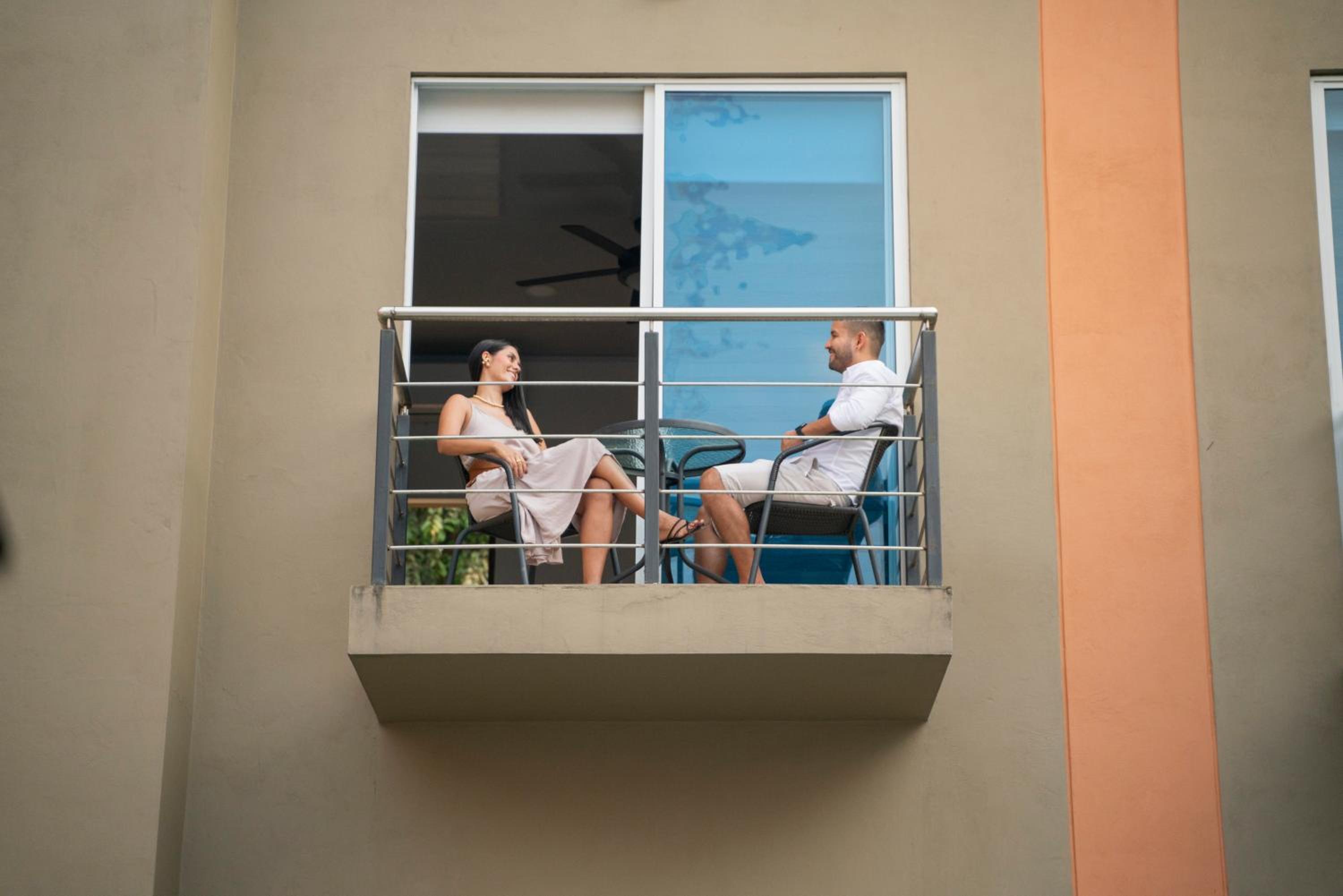 Double Room with Balcony - Photo 3