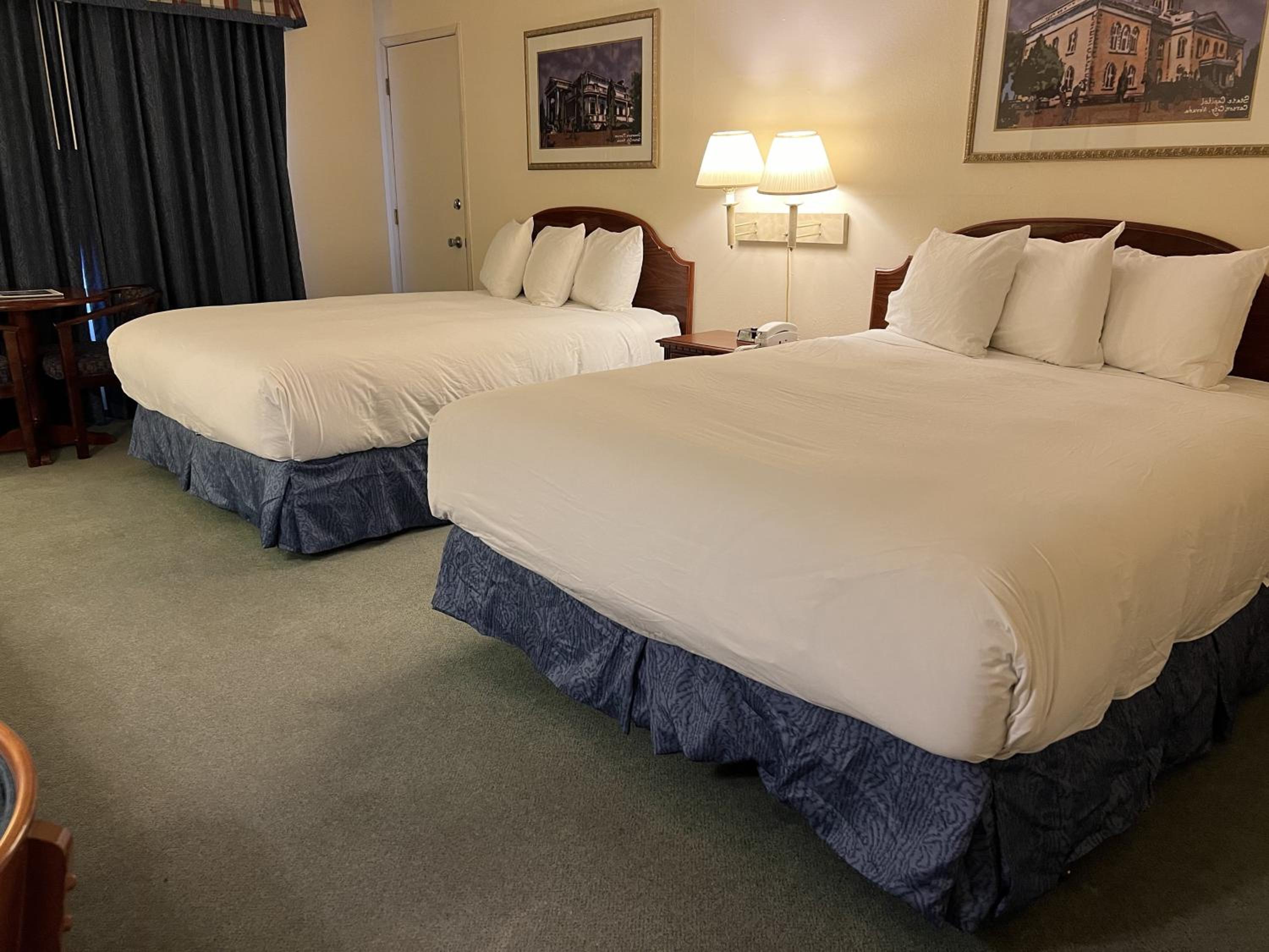 2 Queen Beds Non-Smoking - Photo 1
