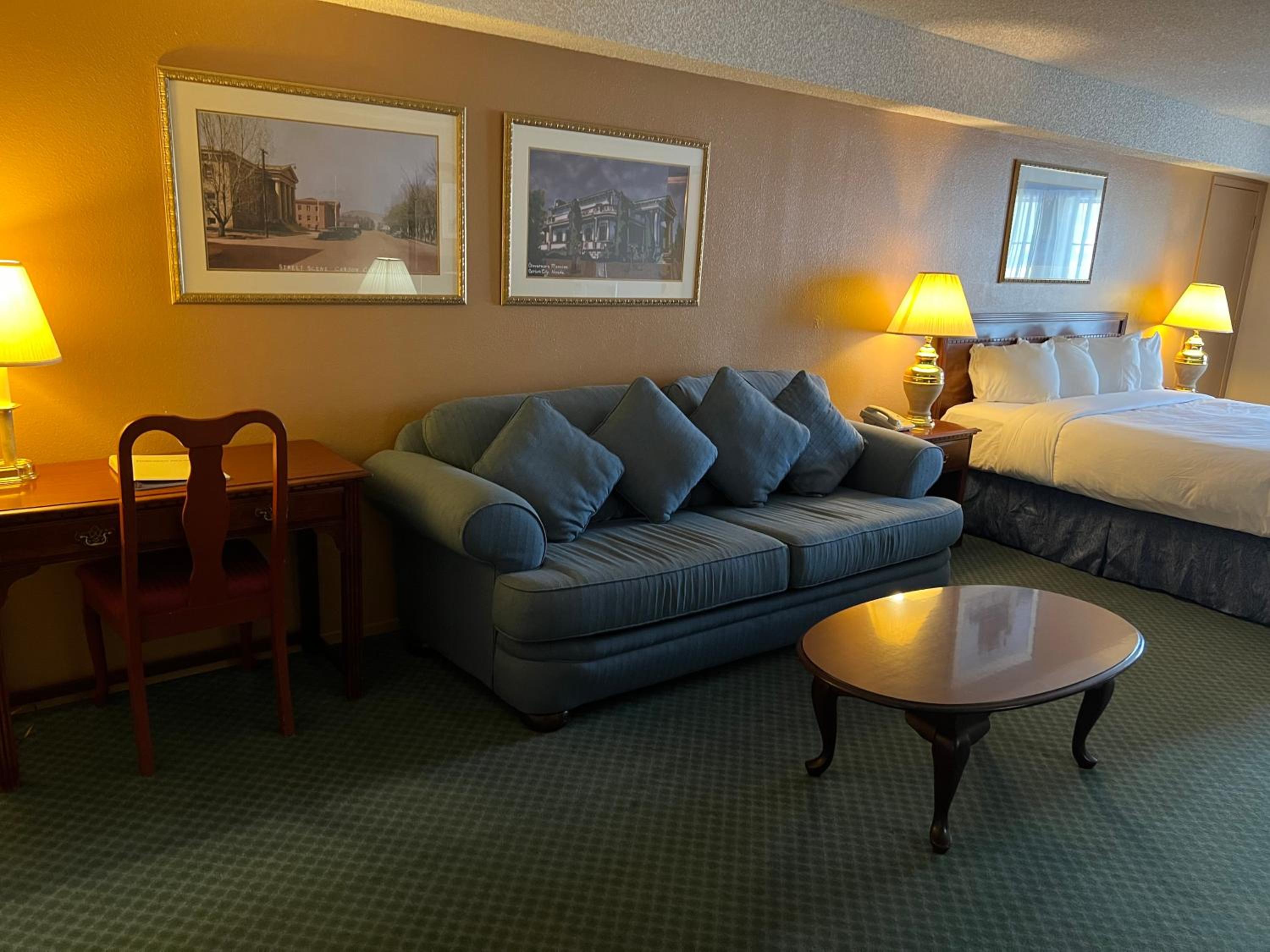 King Suite - Photo 4
