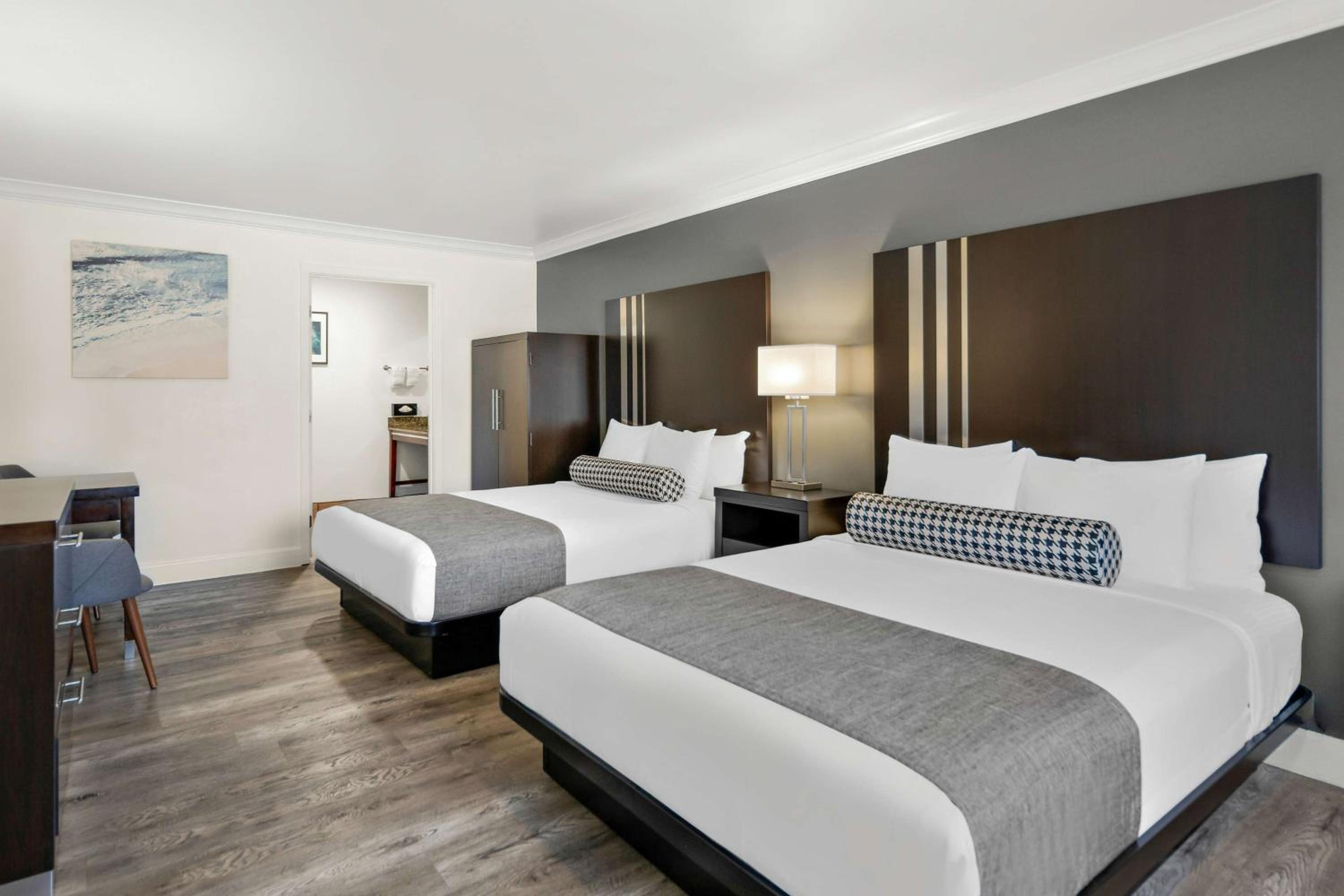 Queen Room with Two Queen Beds - Disability Access photo 1