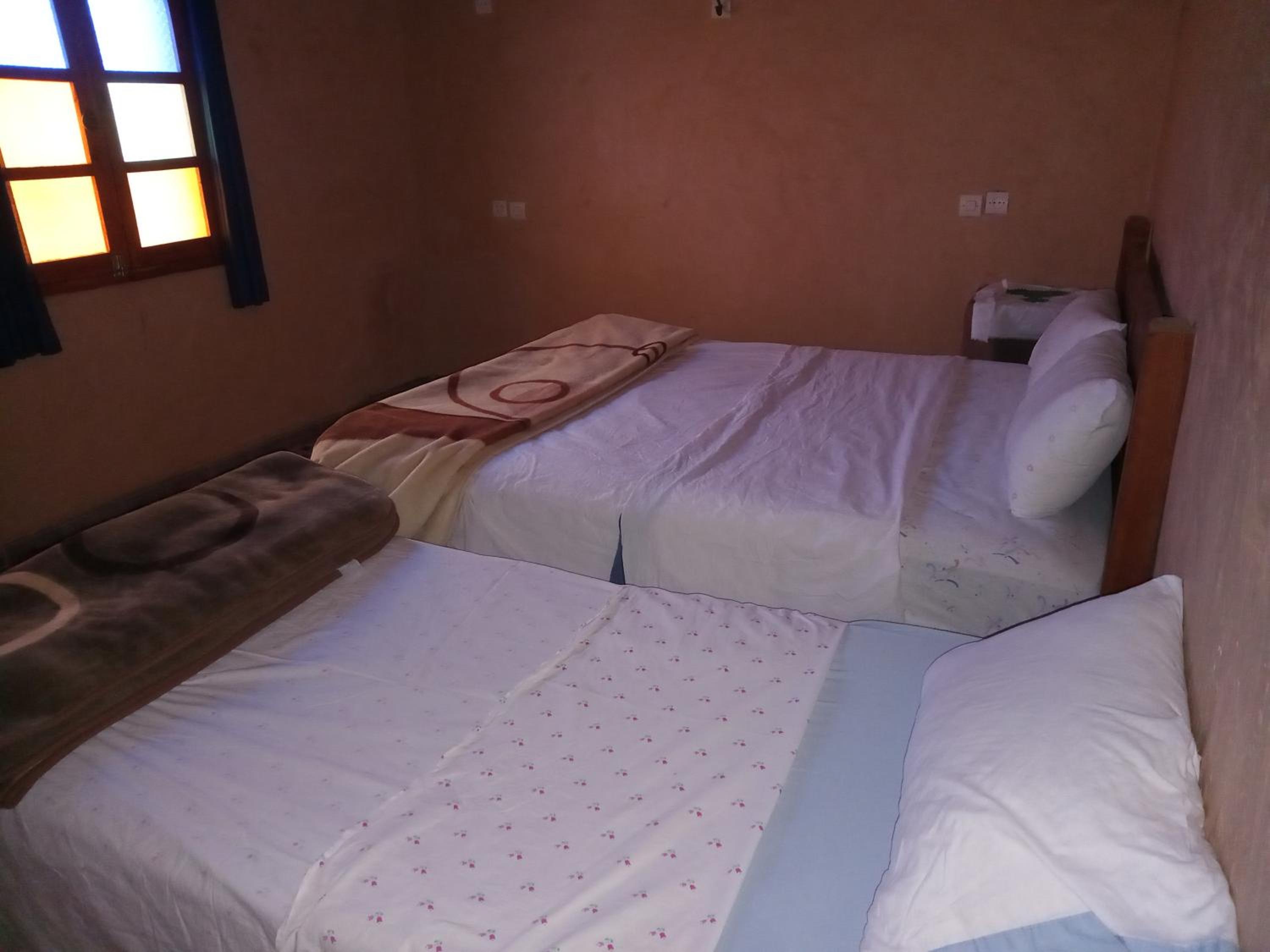 Triple Room with Bathroom - Photo 2
