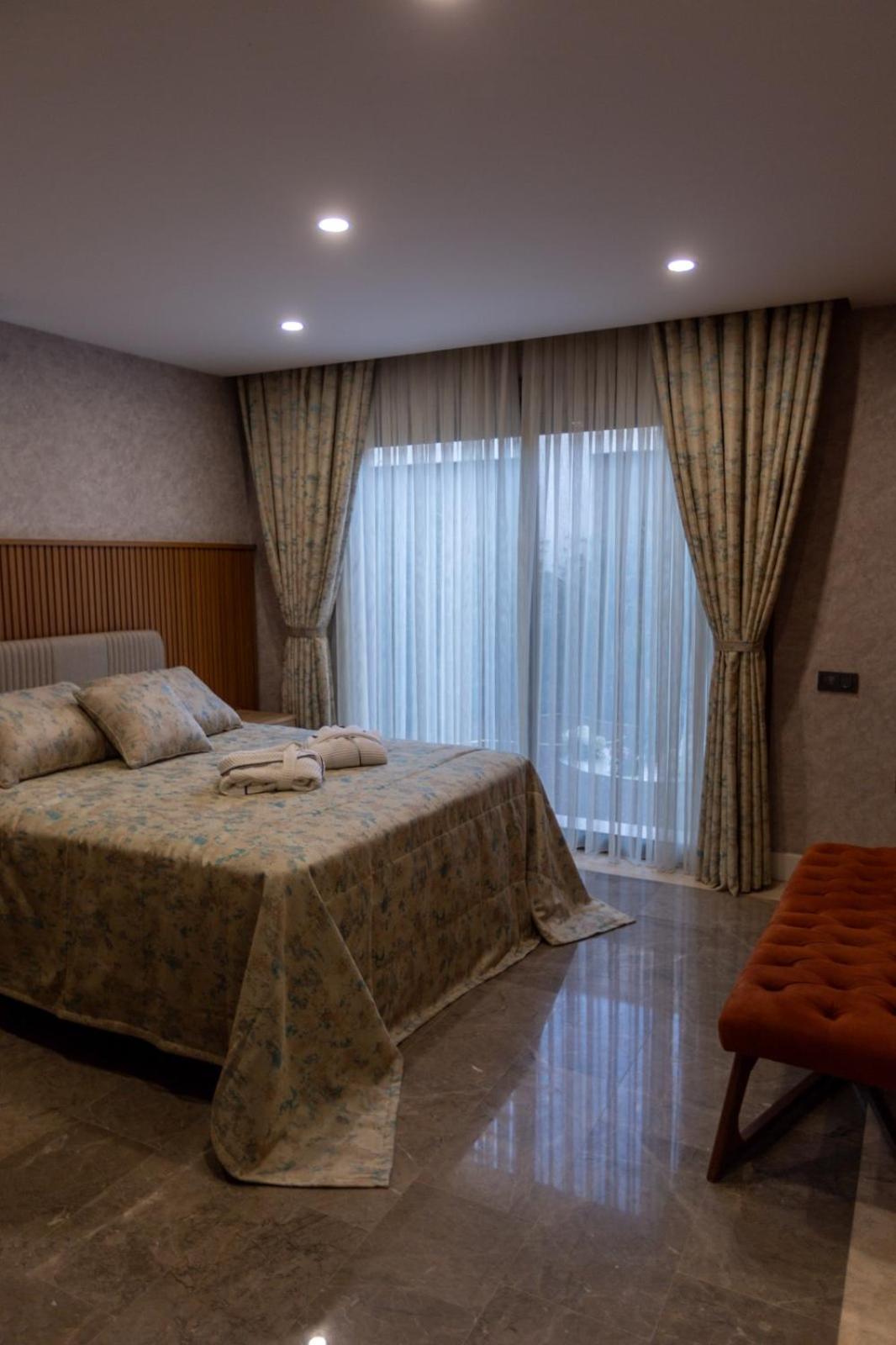 Three-Bedroom Villa photo 1