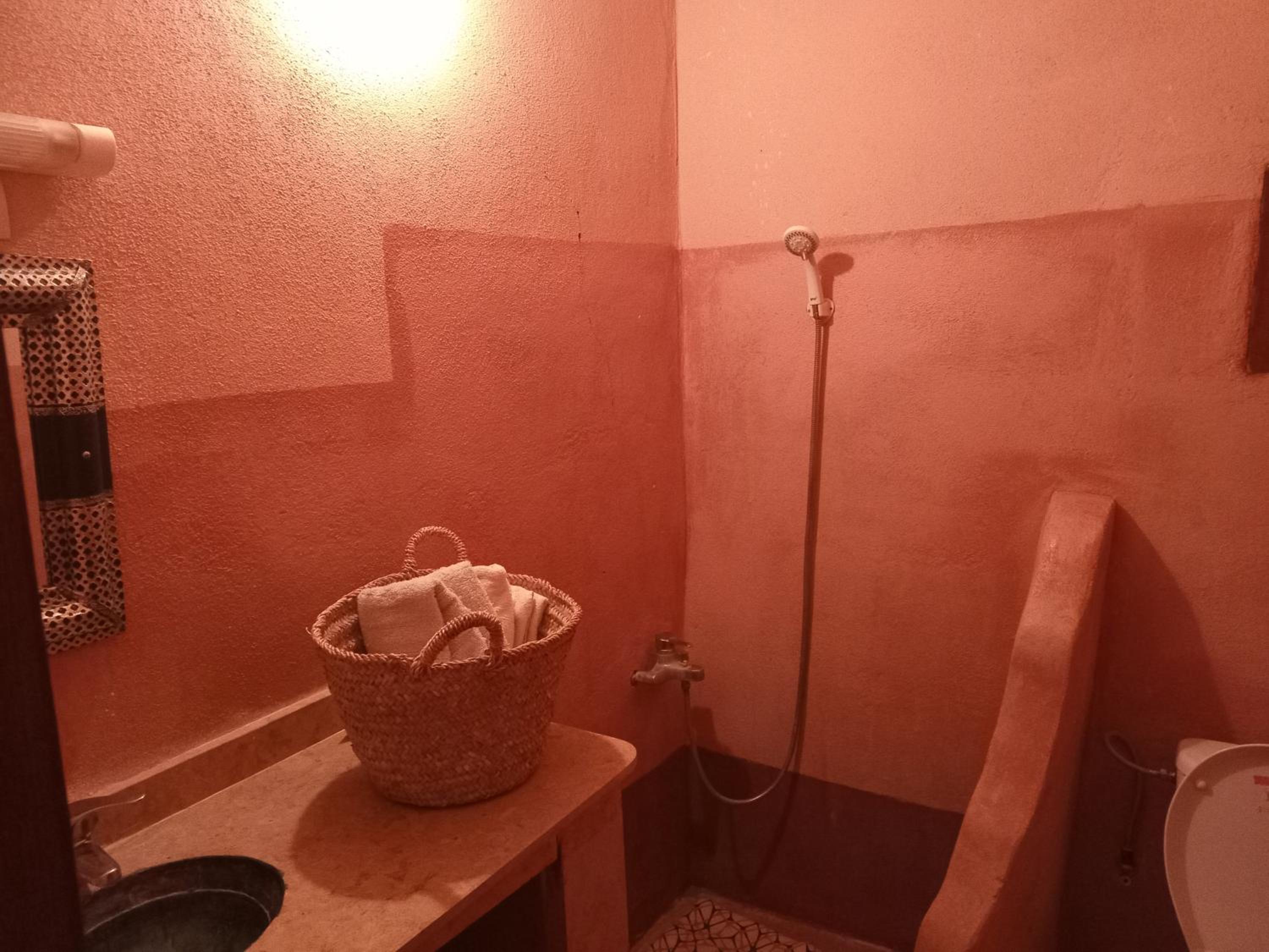 Triple Room with Bathroom - Photo 3