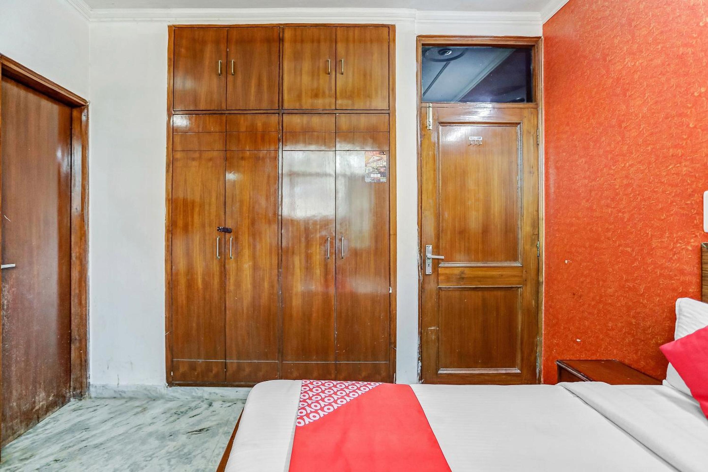 Classic Triple Room photo 2