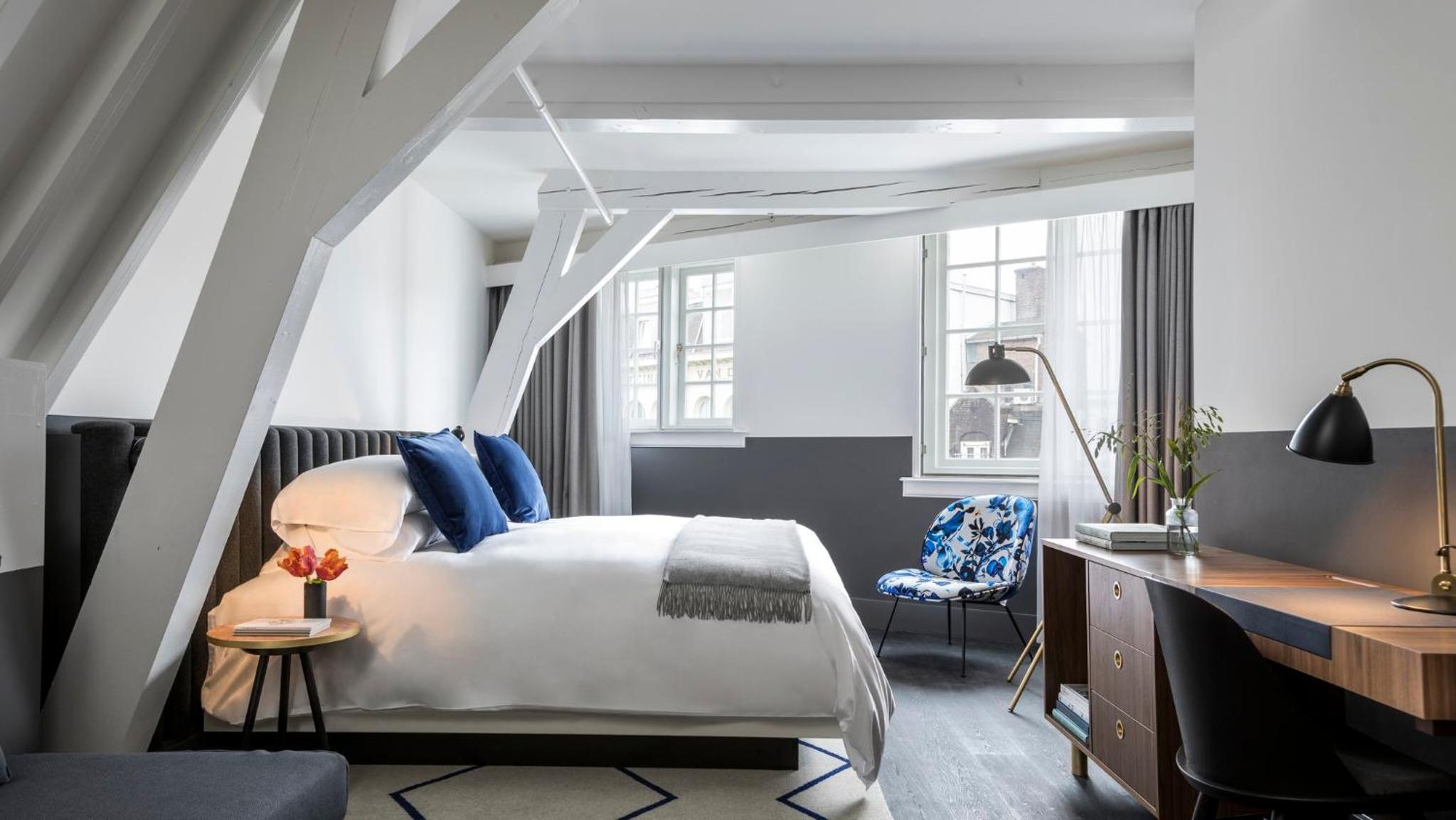 King Suite with Single Sofa Bed thumbnail 5