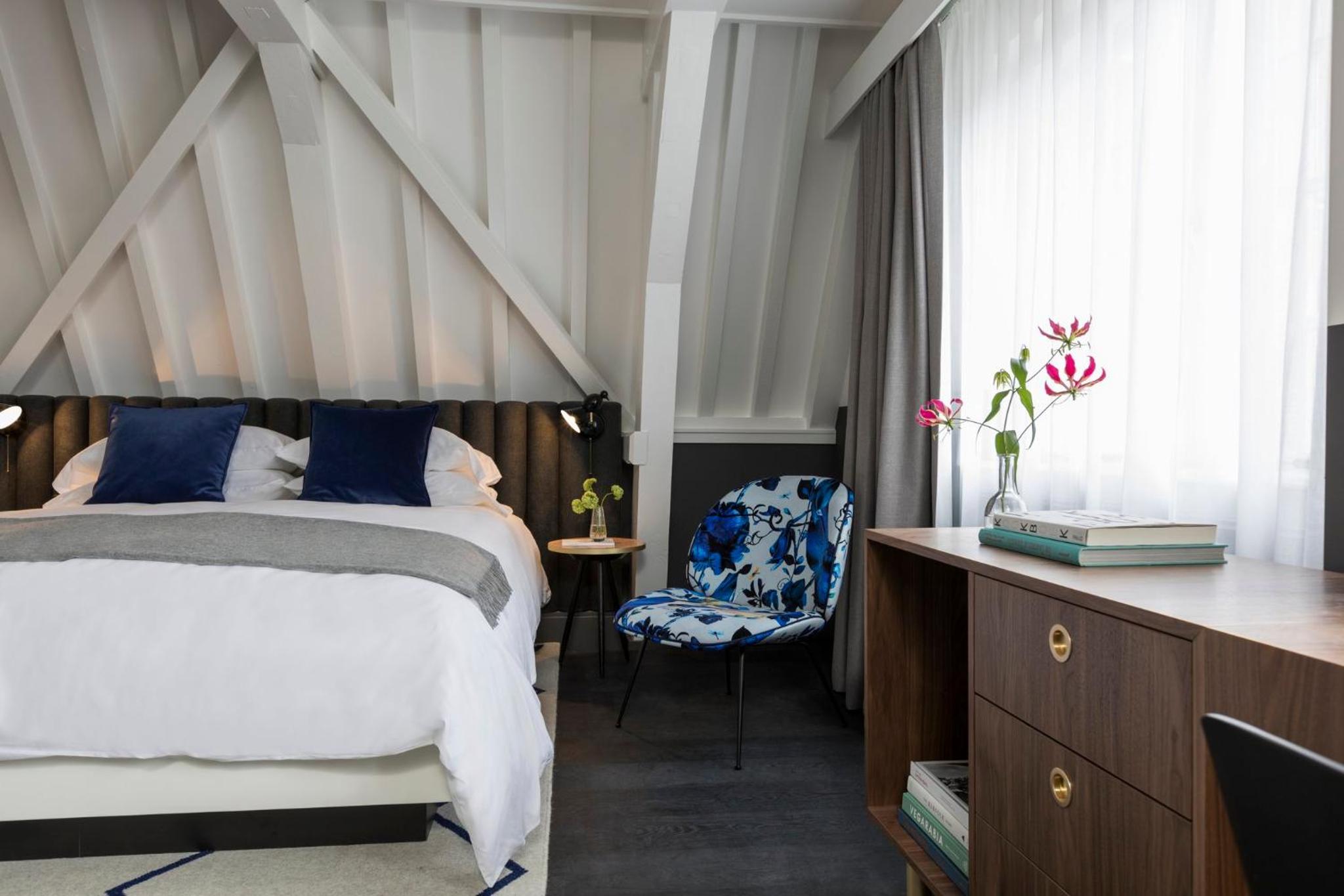 King Suite with Single Sofa Bed thumbnail 6