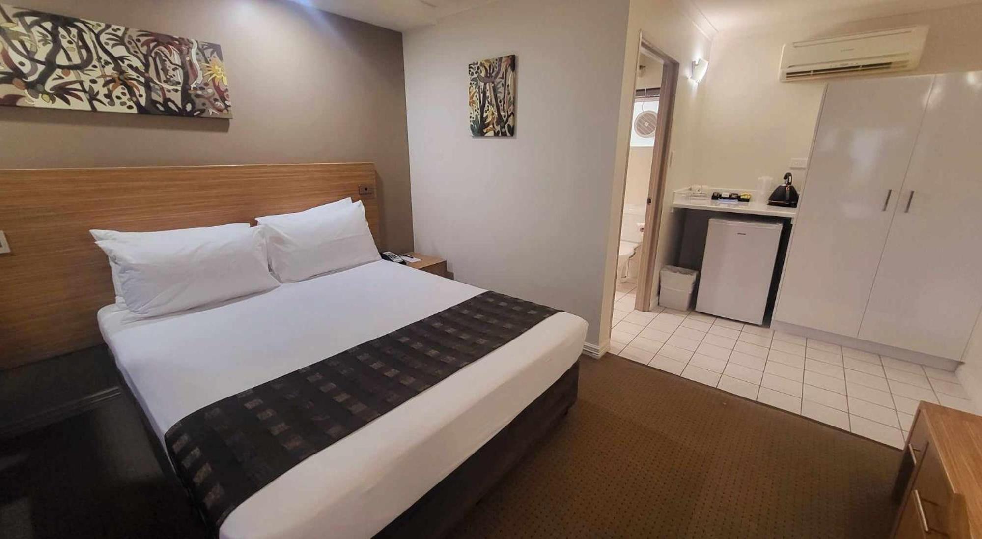 Resort FAMILY Room (No Kitchenette) - Photo 5