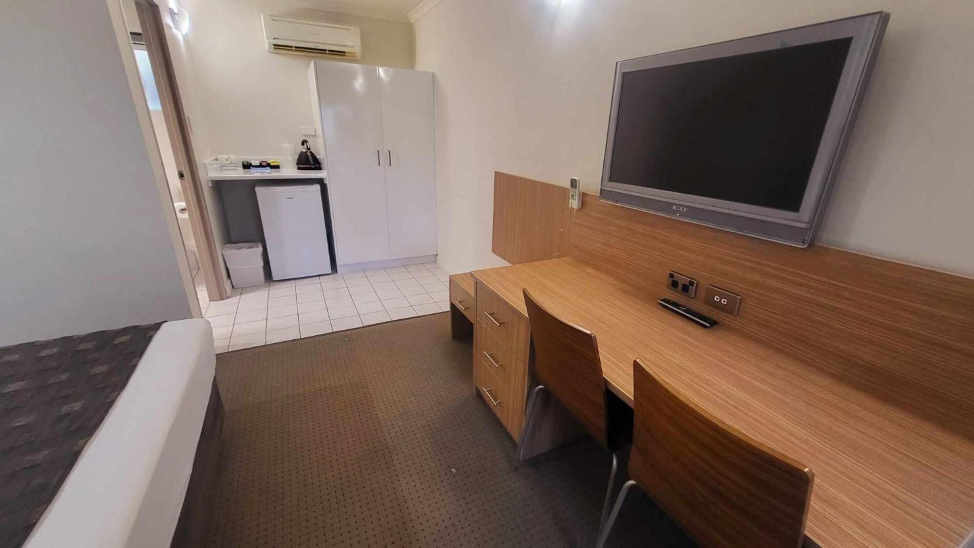 Resort FAMILY Room (No Kitchenette) - Photo 3