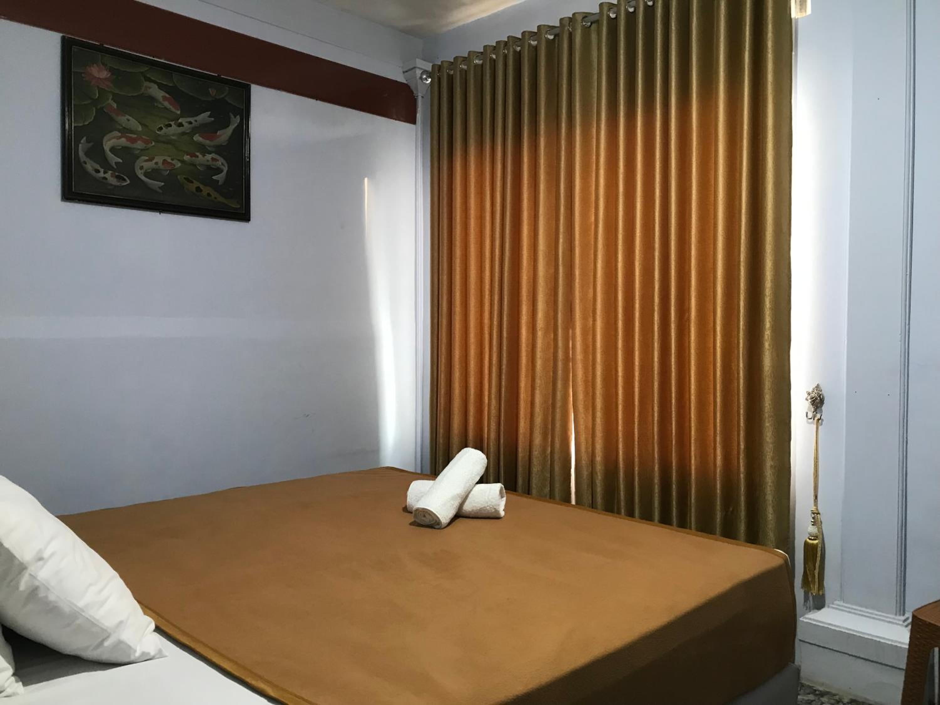 Deluxe King Room - Photo 1