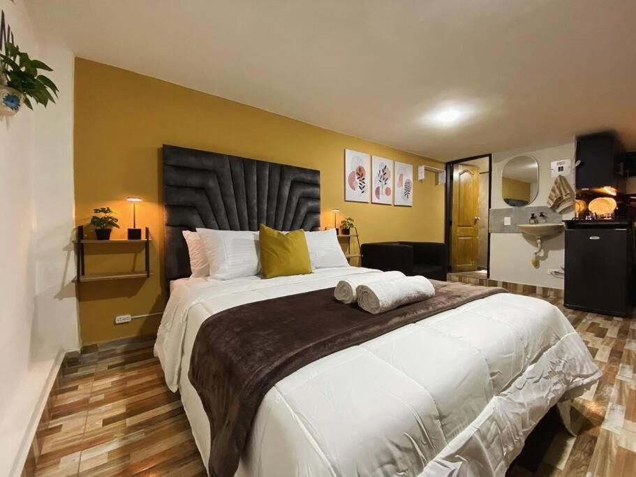 One-Bedroom Apartment photo 1