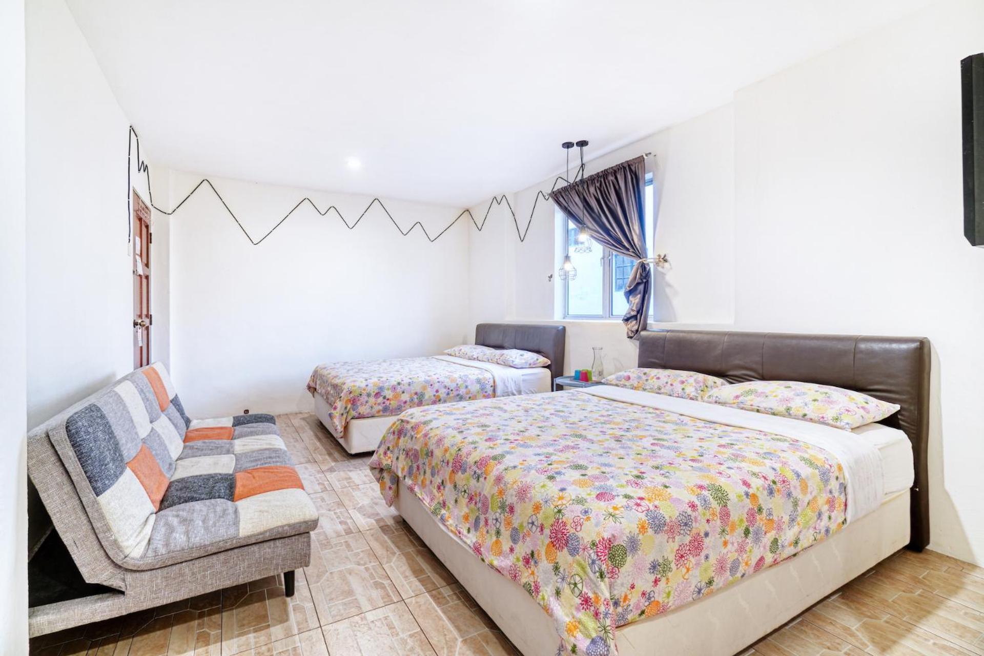 Quadruple Room - Photo 1