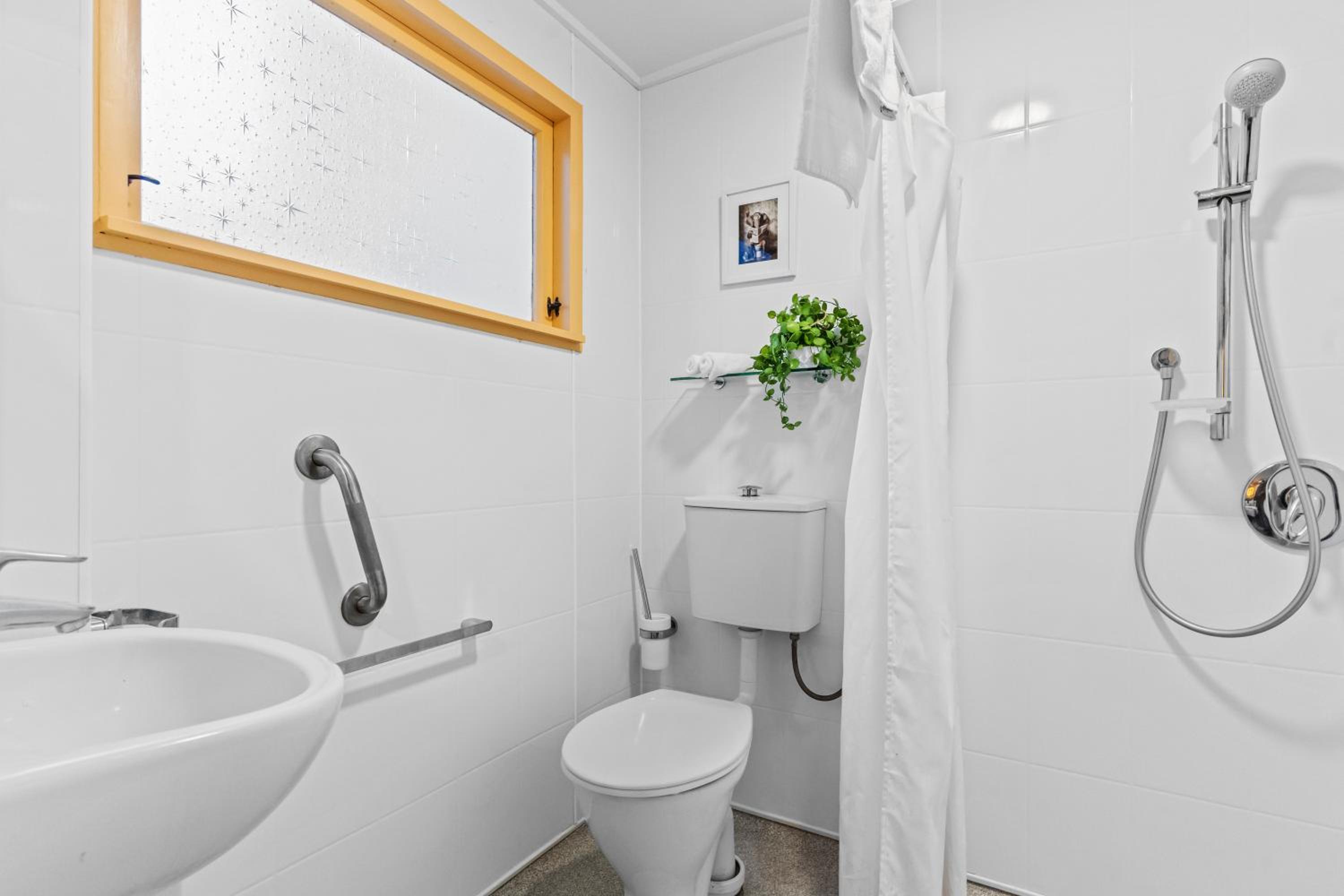Oracle - Double (Disability access) photo 3