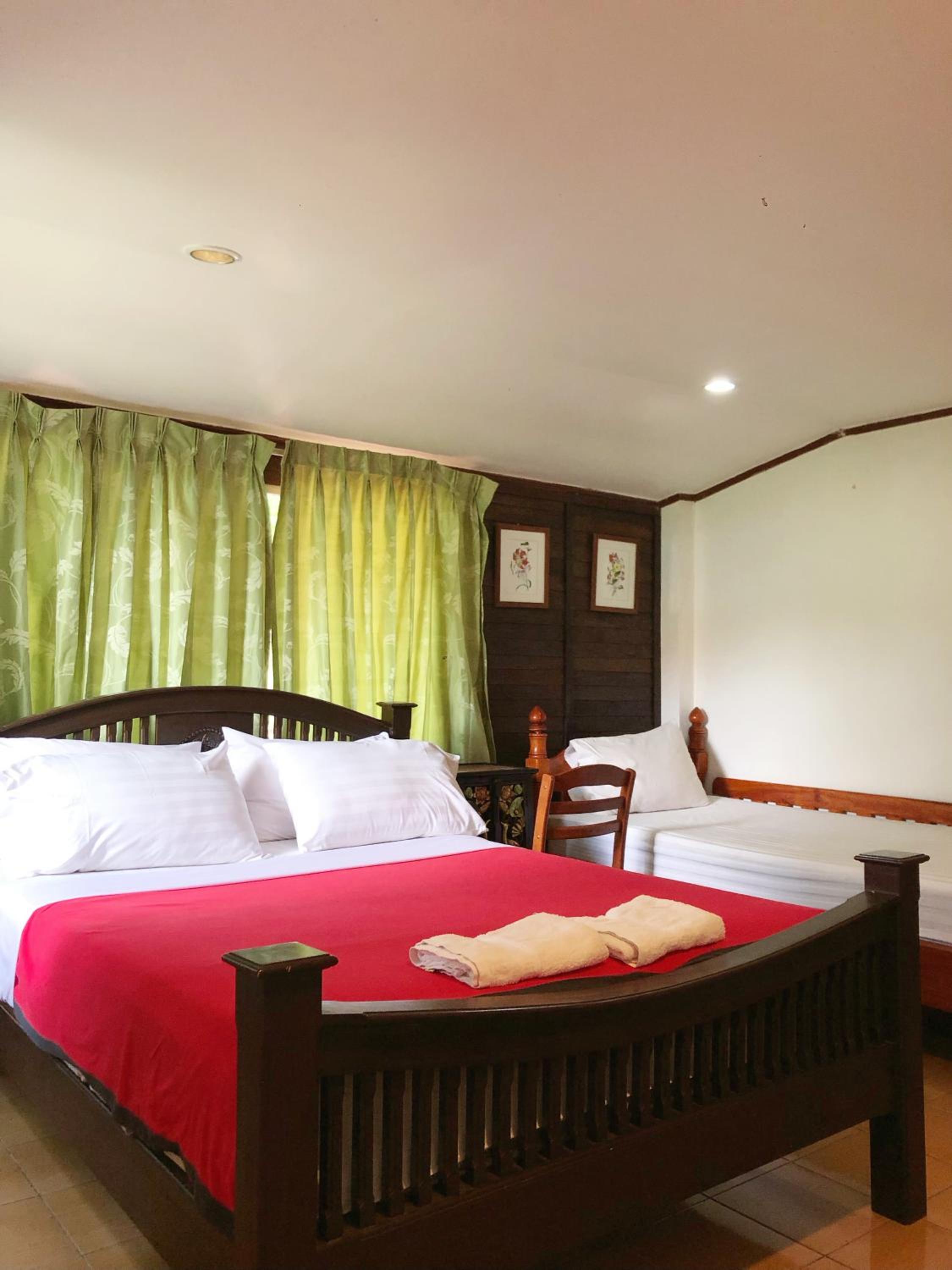 Double or Twin Room with Private Bathroom photo 2