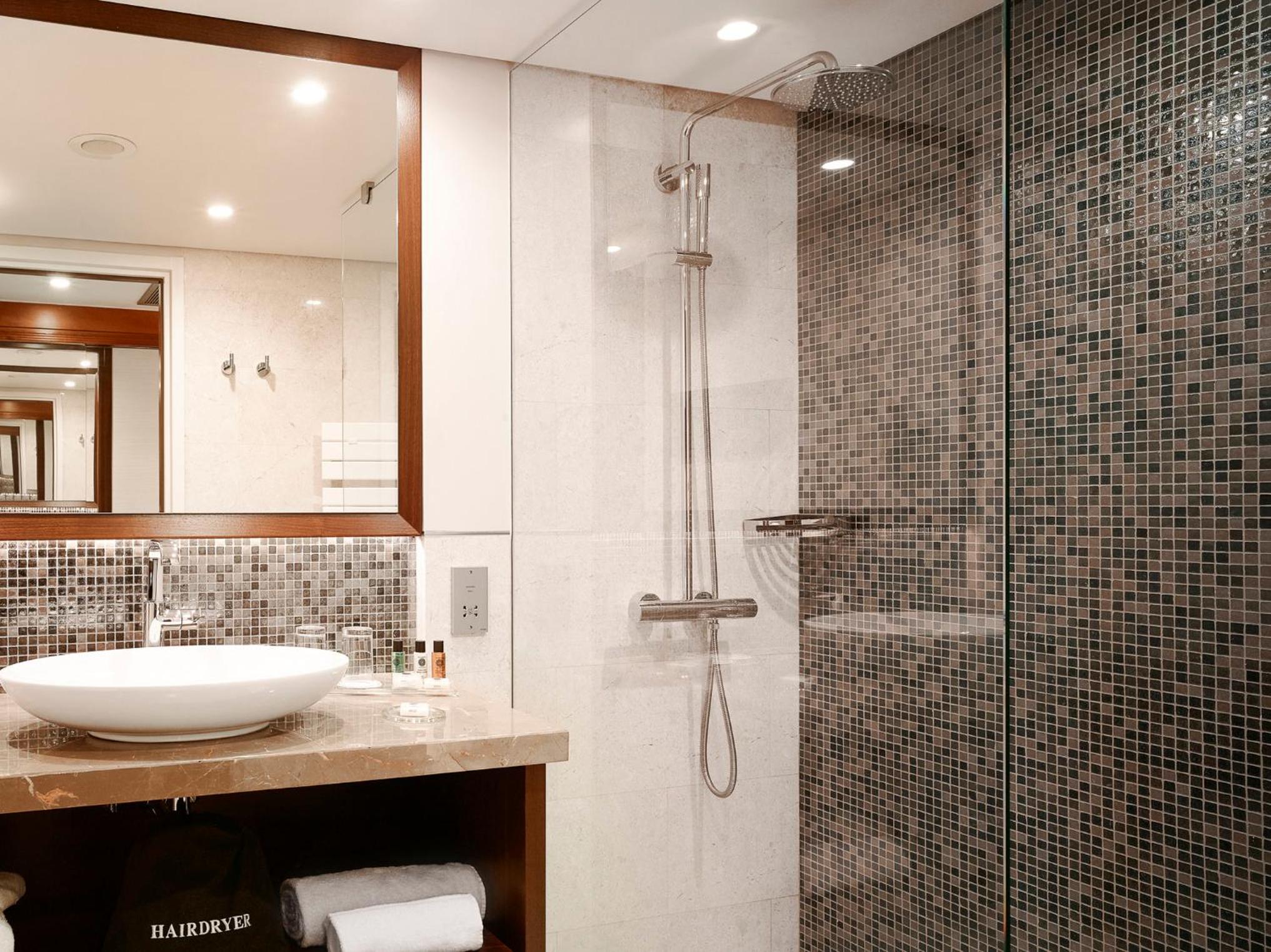 Standard Twin Room - Photo 5